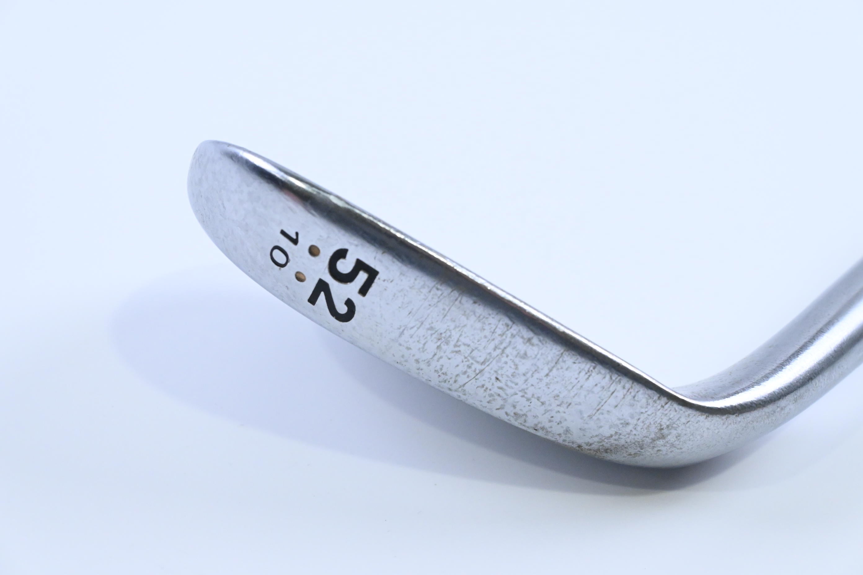Cleveland 588 RTX Gap Wedge / 52 Degree / Wedge Flex Dynamic Gold Shaft