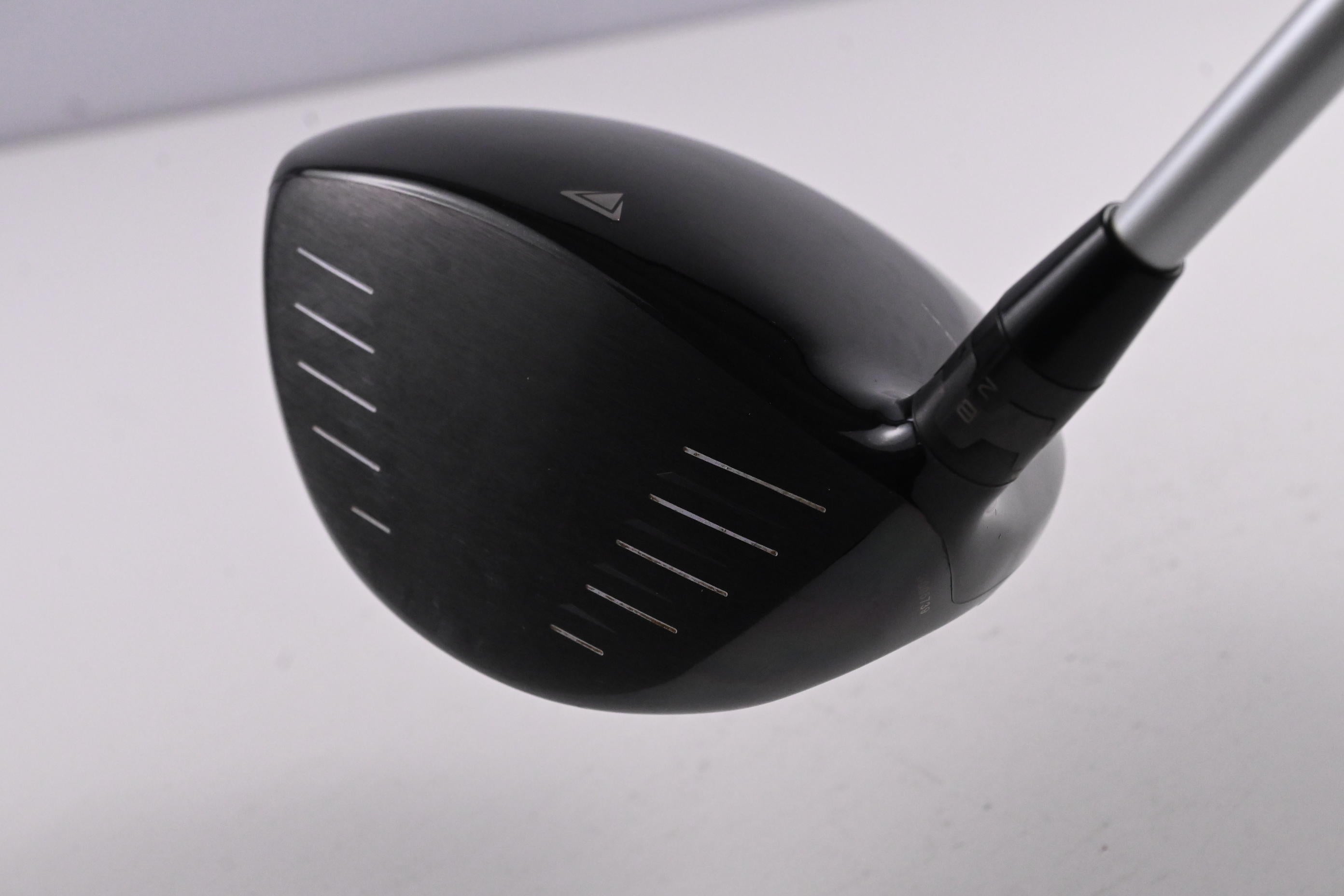 Titleist 915 D3 Driver / 9.5 Degree / Stiff Flex Aldila Rogue Silver 60 Shaft
