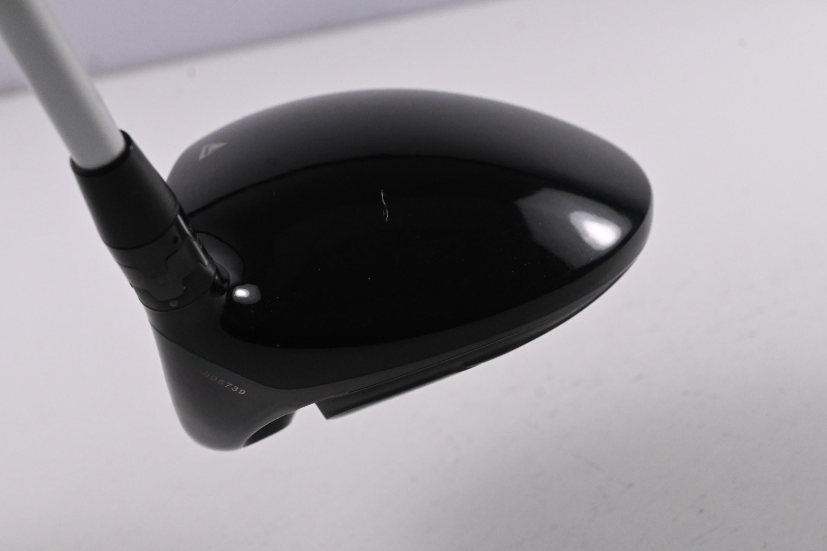 Titleist 915 D3 Driver / 9.5 Degree / Stiff Flex Aldila Rogue Silver 60 Shaft