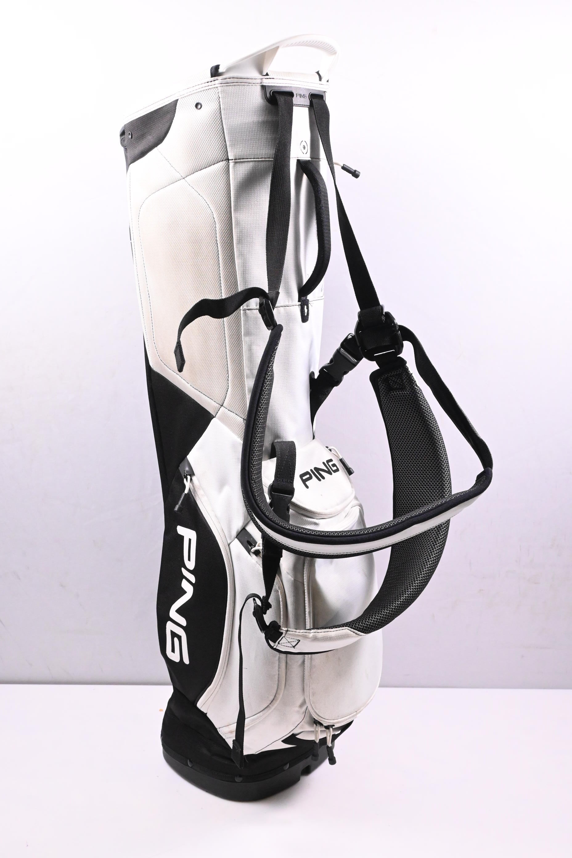 Ping Hoofer Lite Tour Stand Bag / 4-Way Divider / Black, White