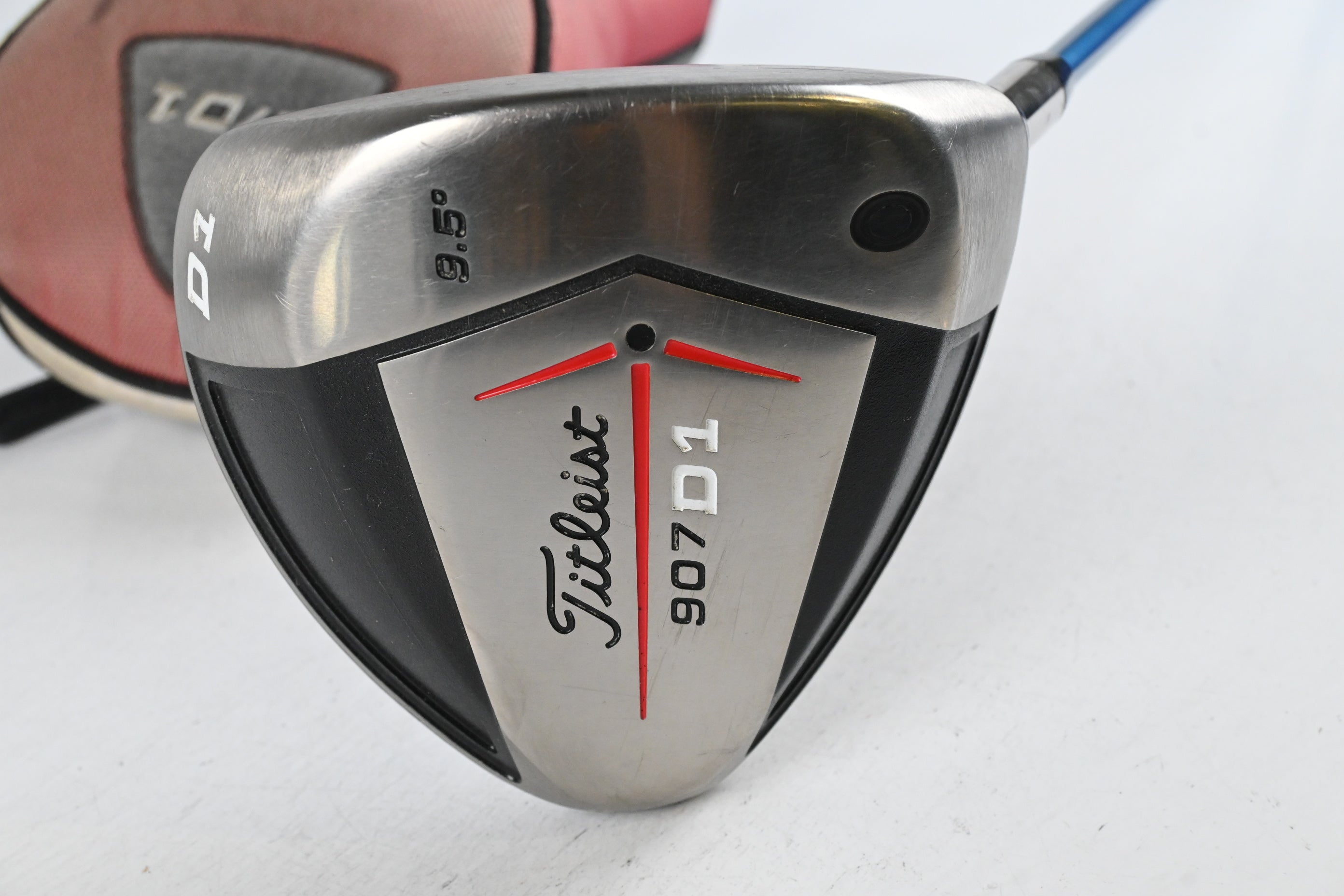 Titleist 907 D1 Driver / 9.5 Degree / Stiff Flex Aldila VS Proto 65 Shaft