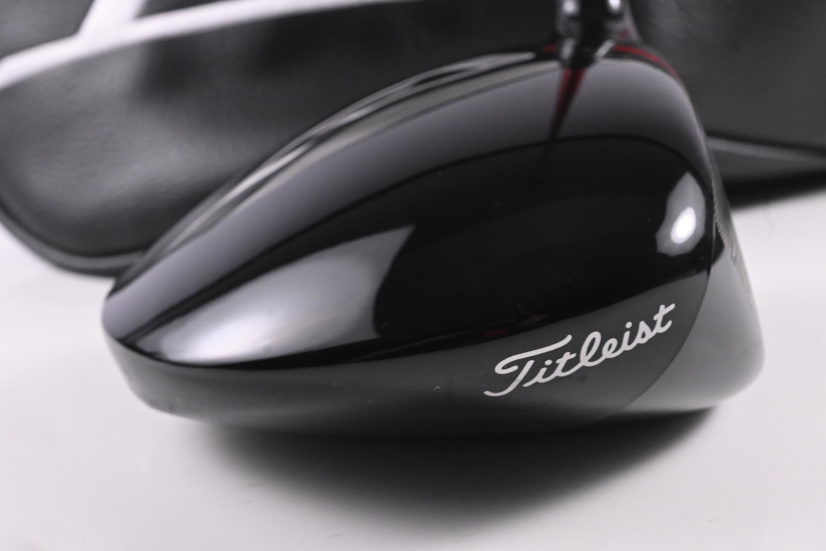 Titleist GT2 Driver / 10 Degree / Regular Flex Project X Denali Red 50 Shaft