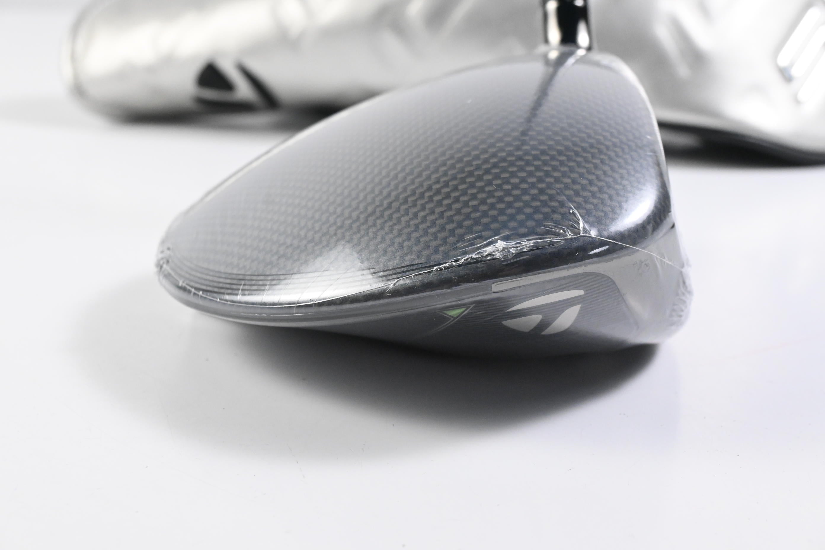 Taylormade Qi35 Driver / 10.5 Degree / Regular Flex Fujikura Airspeeder 50 Shaft