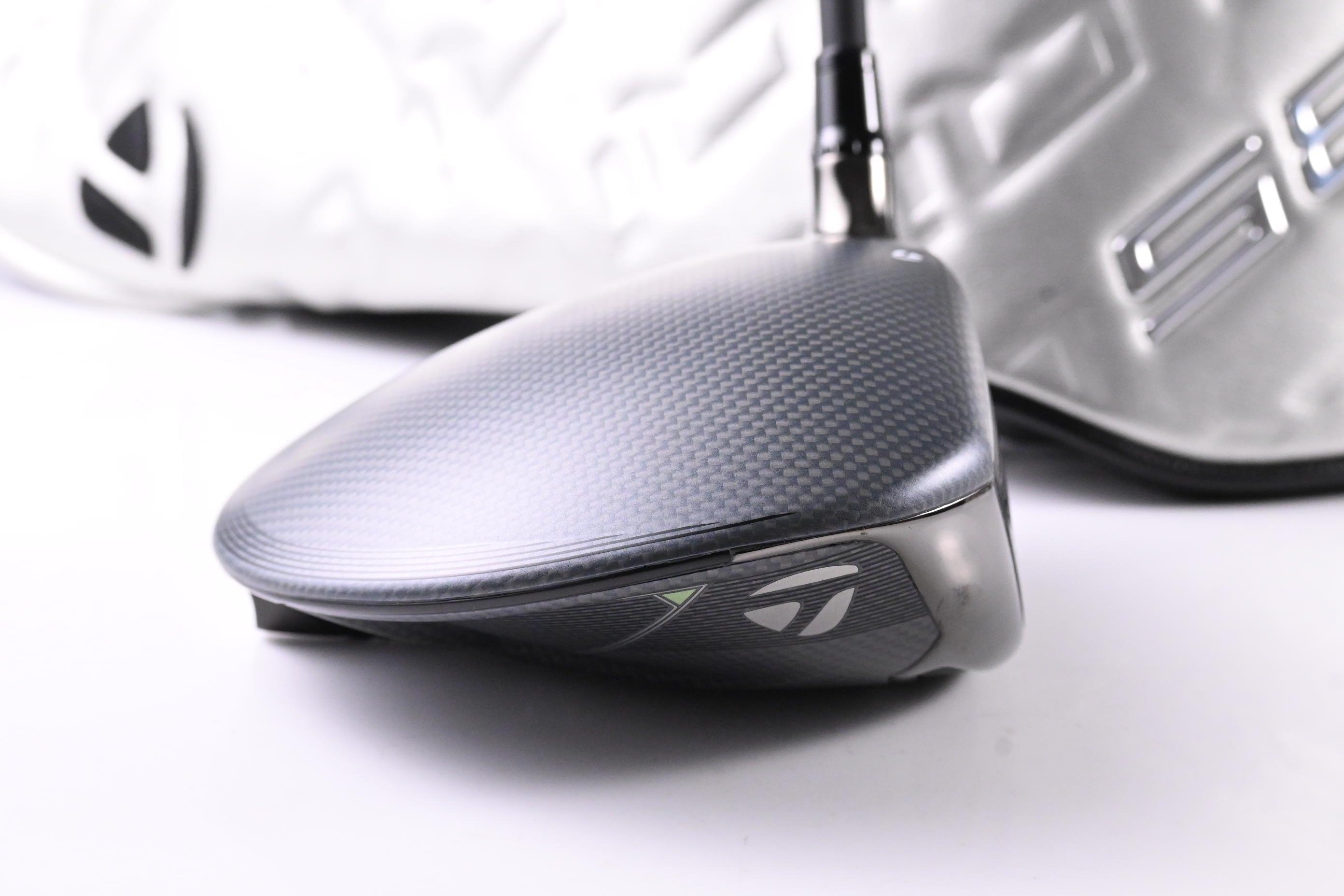 Taylormade Qi35 Driver / 9 Degree / Stiff Flex Taylormade Reax 50 Shaft