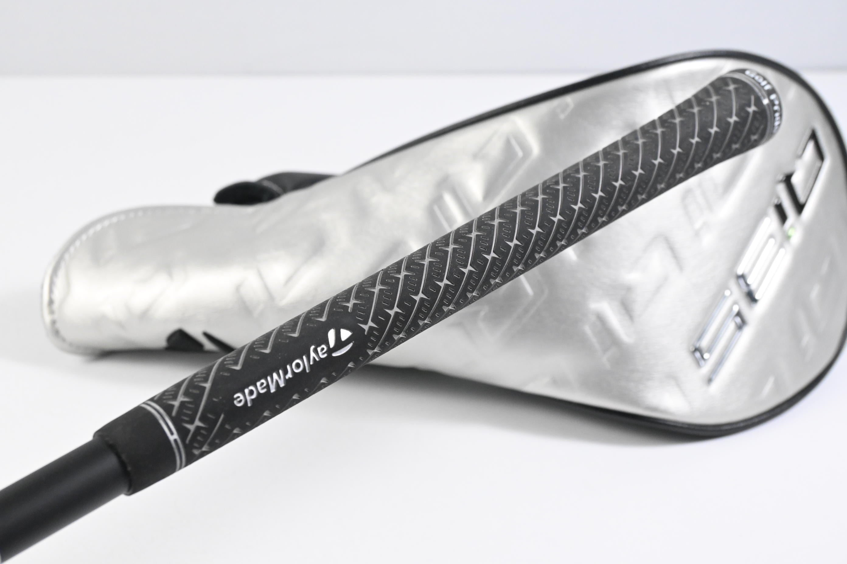 Taylormade Qi35 Driver / 10.5 Degree / Regular Flex Fujikura Airspeeder 50 Shaft