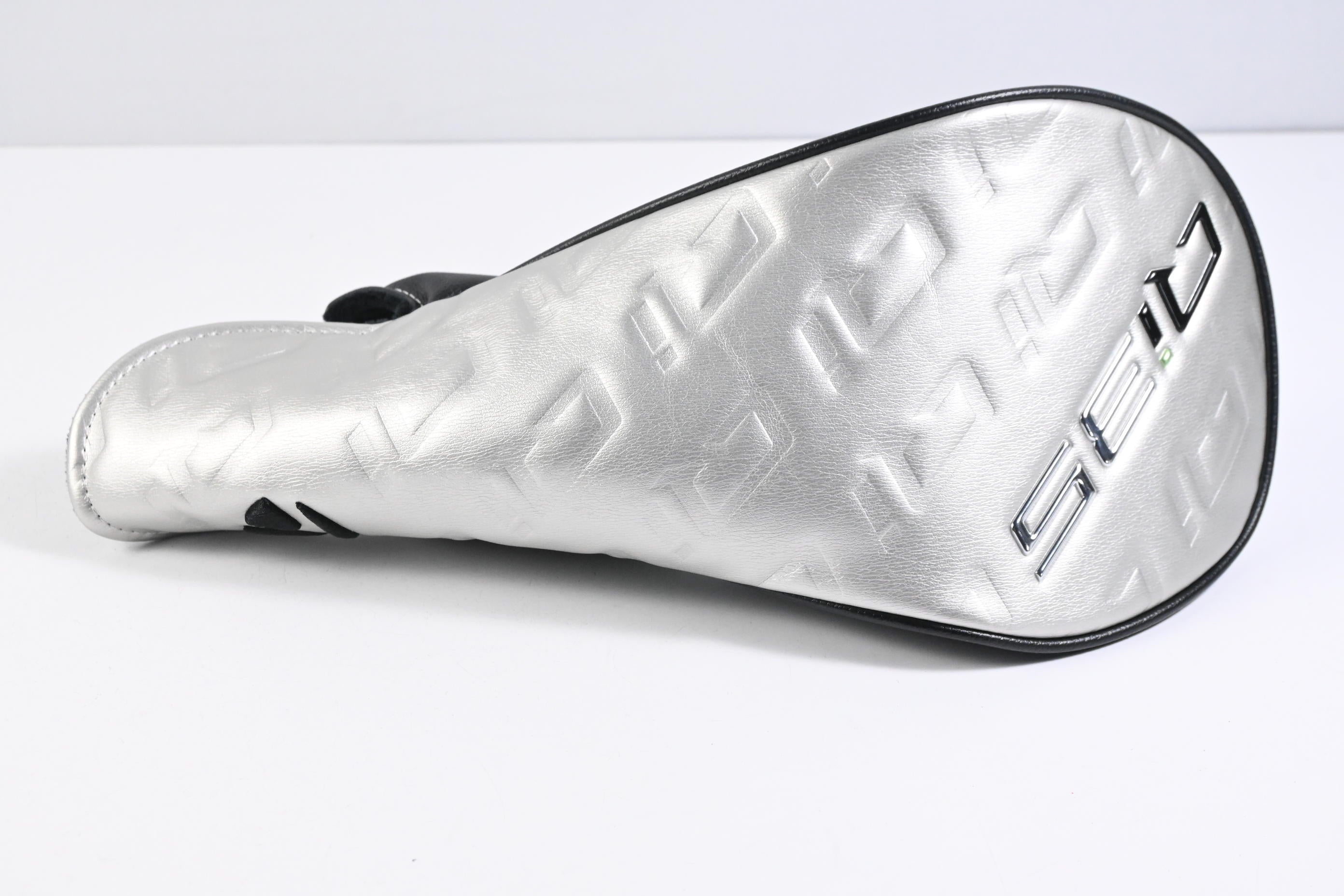 Taylormade Qi35 Driver / 10.5 Degree / Regular Flex Fujikura Airspeeder 50 Shaft