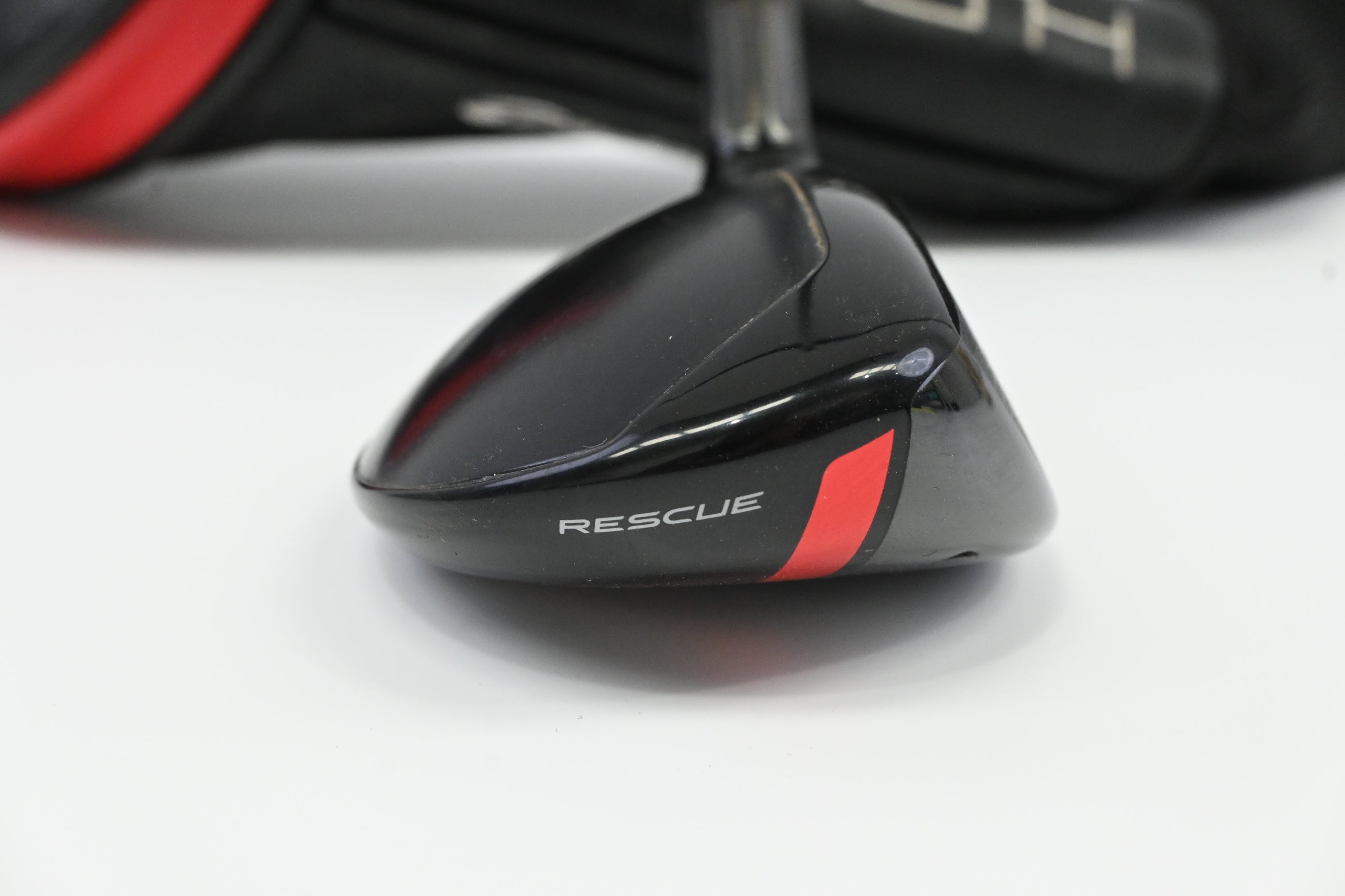 Taylormade Stealth #6 Hybrid / 28 Degree / Regular Flex Fujikura Ventus Red 6