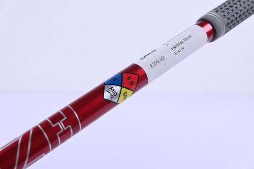 Wilson DYNAPWR 2025 Carbon Driver / 10.5 Degree / Regular Flex HZRDUS Smoke Red