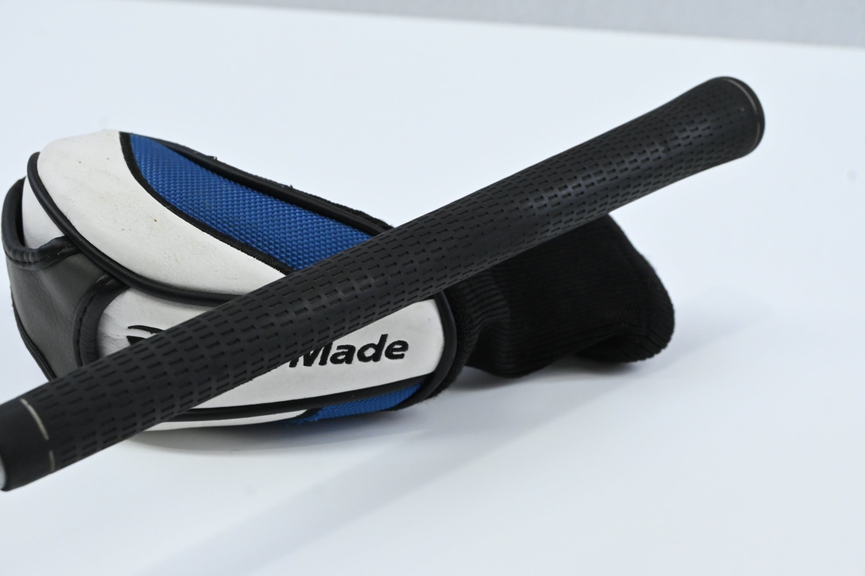 Taylormade SLDR-S #4 Hybrid / 22 Degree / Regular Flex Fujikura Speeder 72