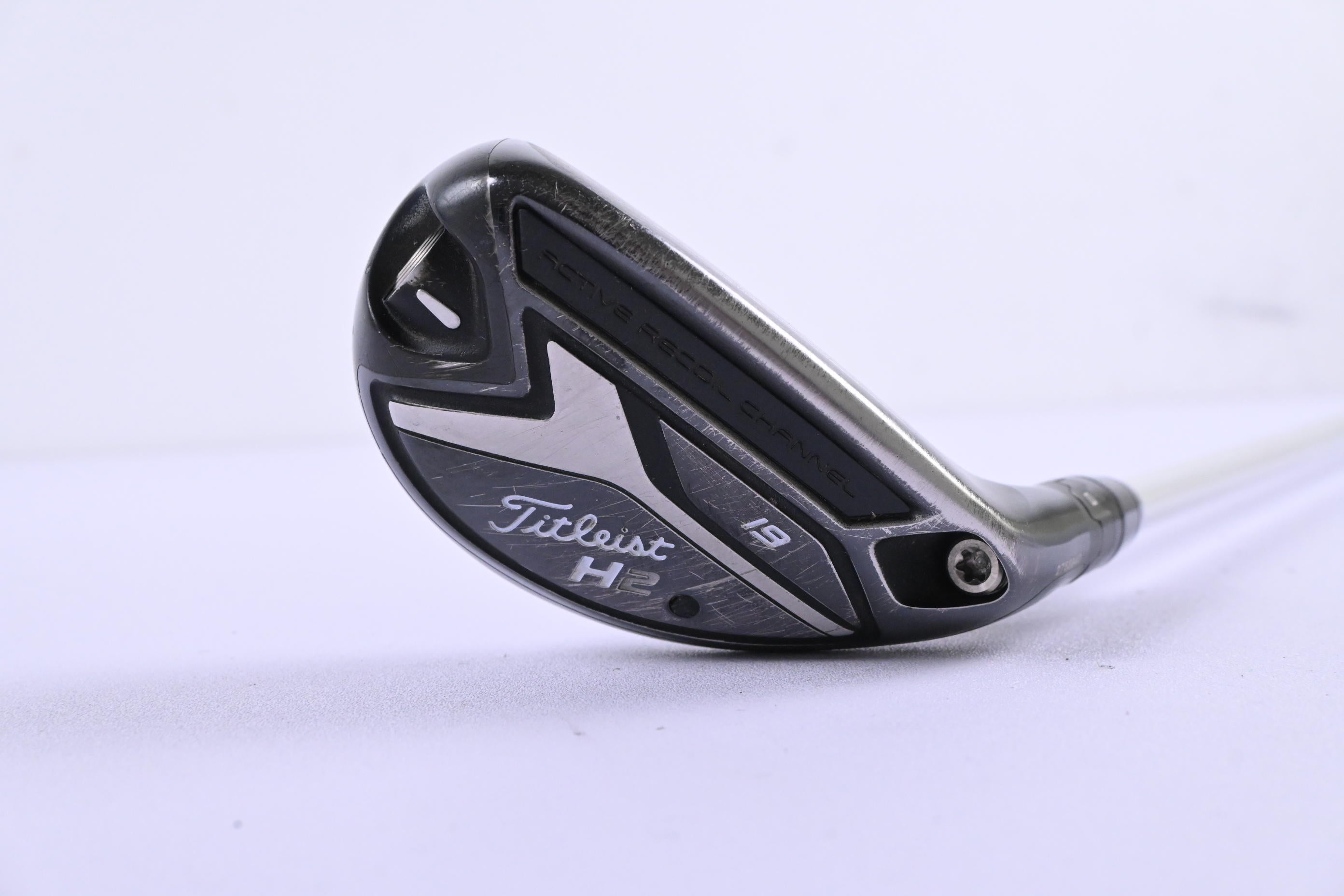Titleist 818 H2 #3 Hybrid / 19 Degree / Stiff Flex Aldila Rogue 85 Shaft