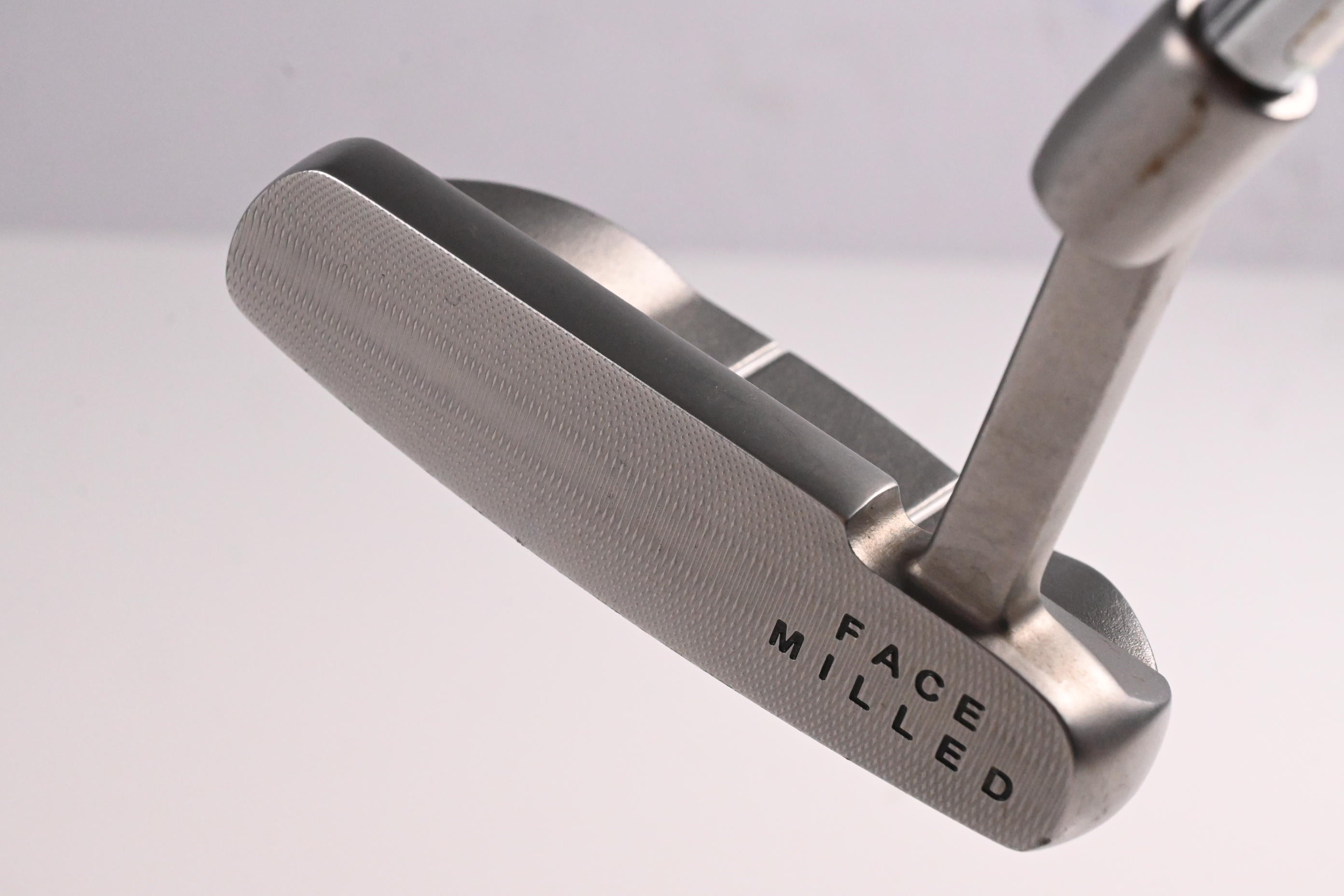 Cleveland Huntington Beach Putter / 34 Inch
