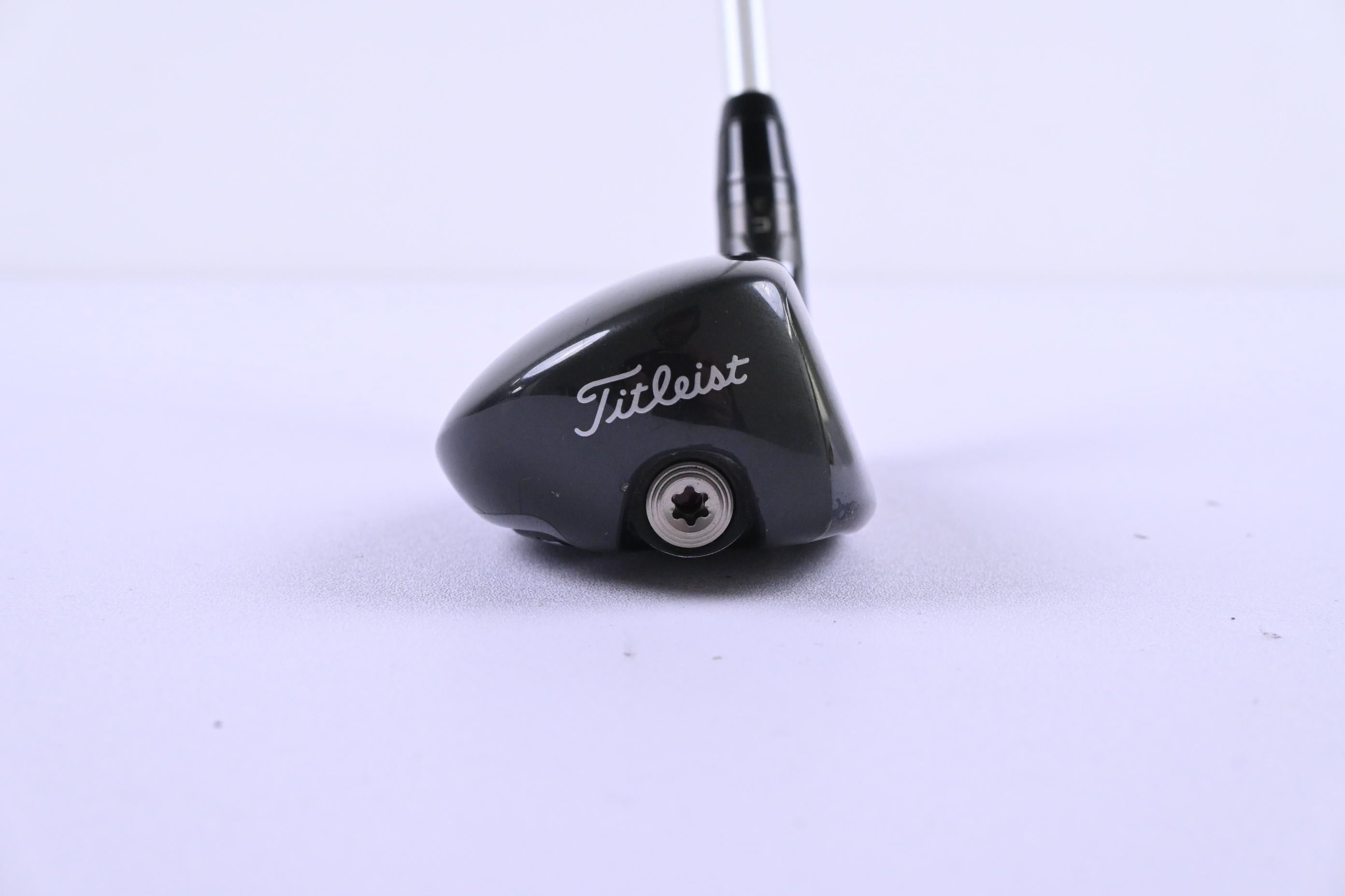 Titleist 818 H2 #3 Hybrid / 19 Degree / Stiff Flex Aldila Rogue 85 Shaft