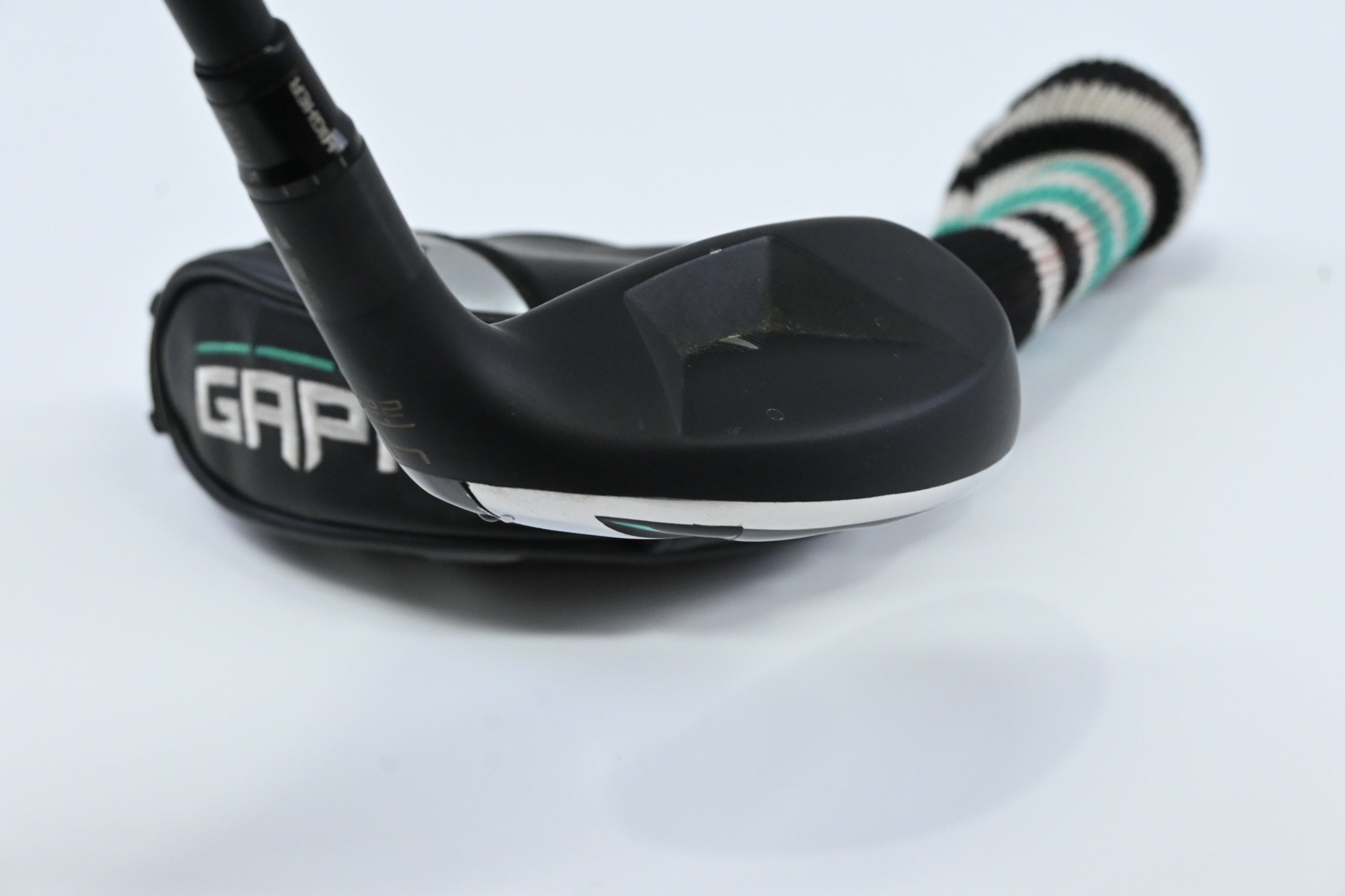 Taylormade GAPR Hi #4 Hybrid / 22 Degree / Stiff Flex UST Proforce V2 65