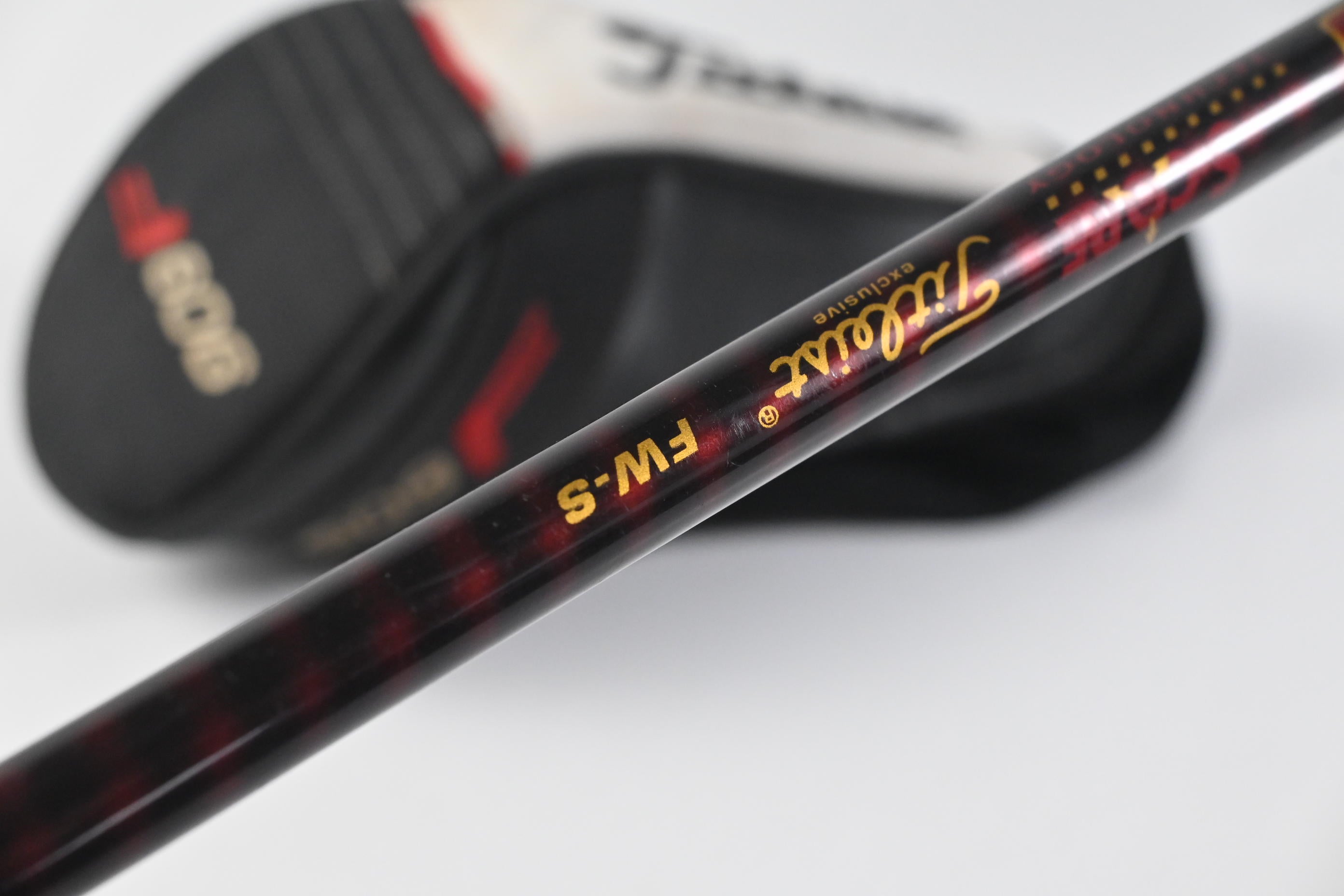 Titleist 909 F2 #5 Wood / 18.5 Degree / Stiff Flex Aldila Voodoo Shaft