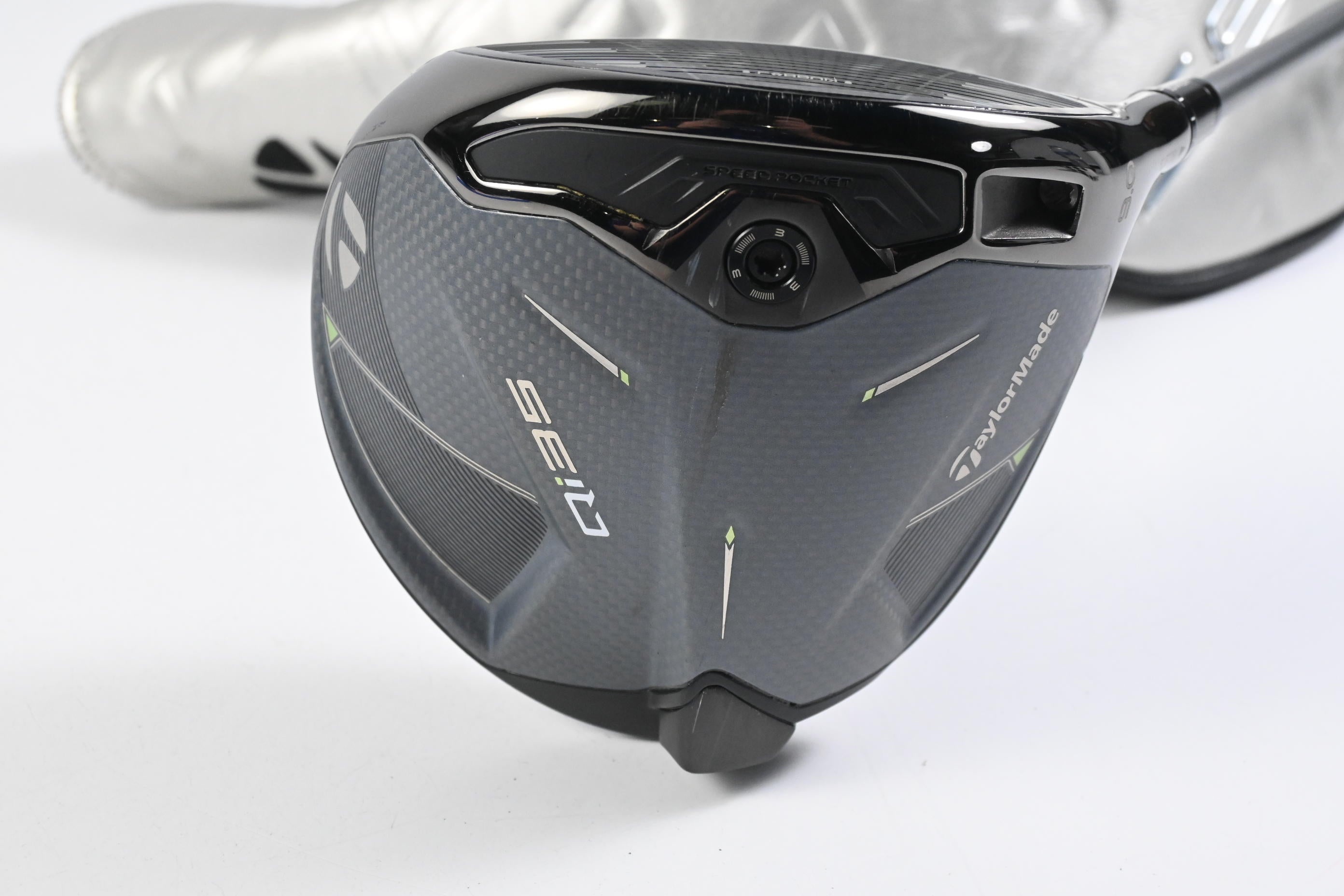 Taylormade Qi35 Driver / 9 Degree / Regular Flex Fujikura Airspeeder 50 Shaft