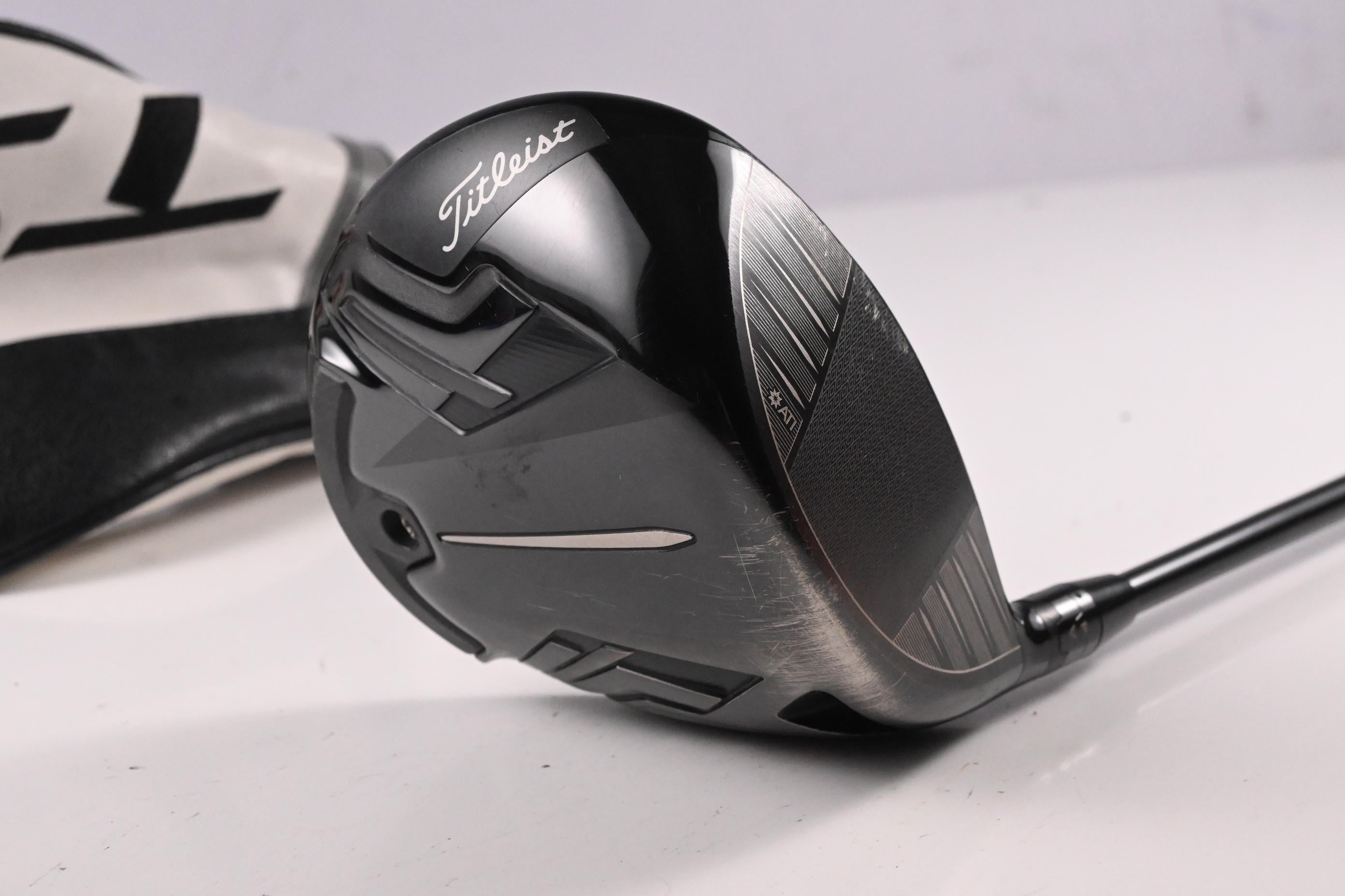 Titleist TSi3 Driver / 9 Degree / Stiff Flex Tensei AV Raw White 65 Shaft