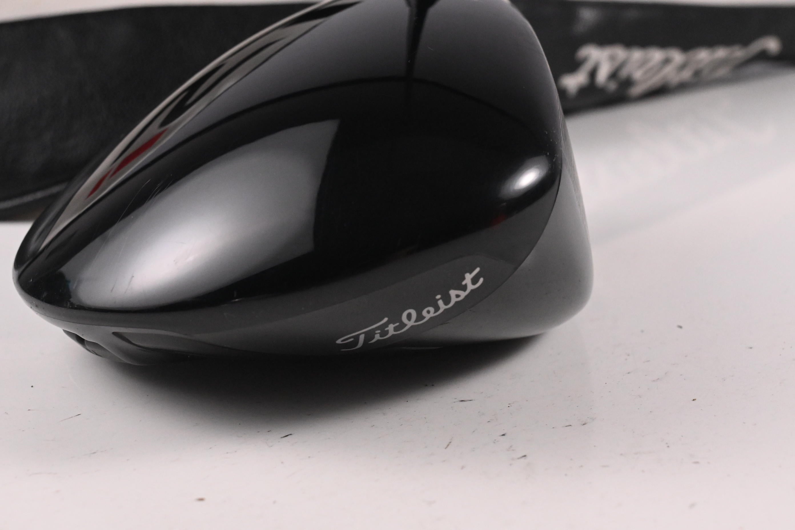 Titleist TSi3 Driver / 9 Degree / Stiff Flex Tensei AV Raw White 65 Shaft