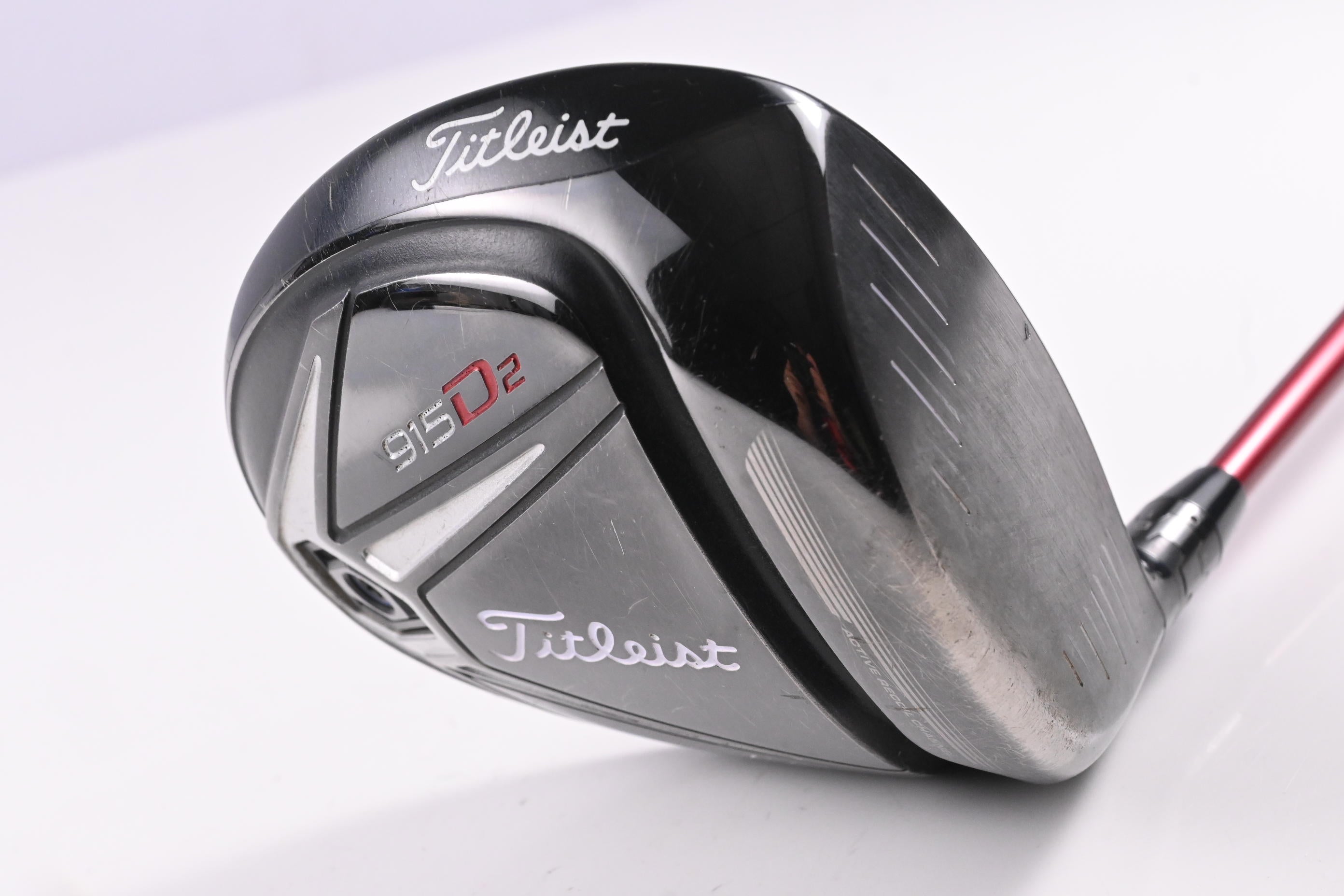 Titleist 915 D2 Driver / 10.5 Degree / Regular Flex Graphite Design G Series 50
