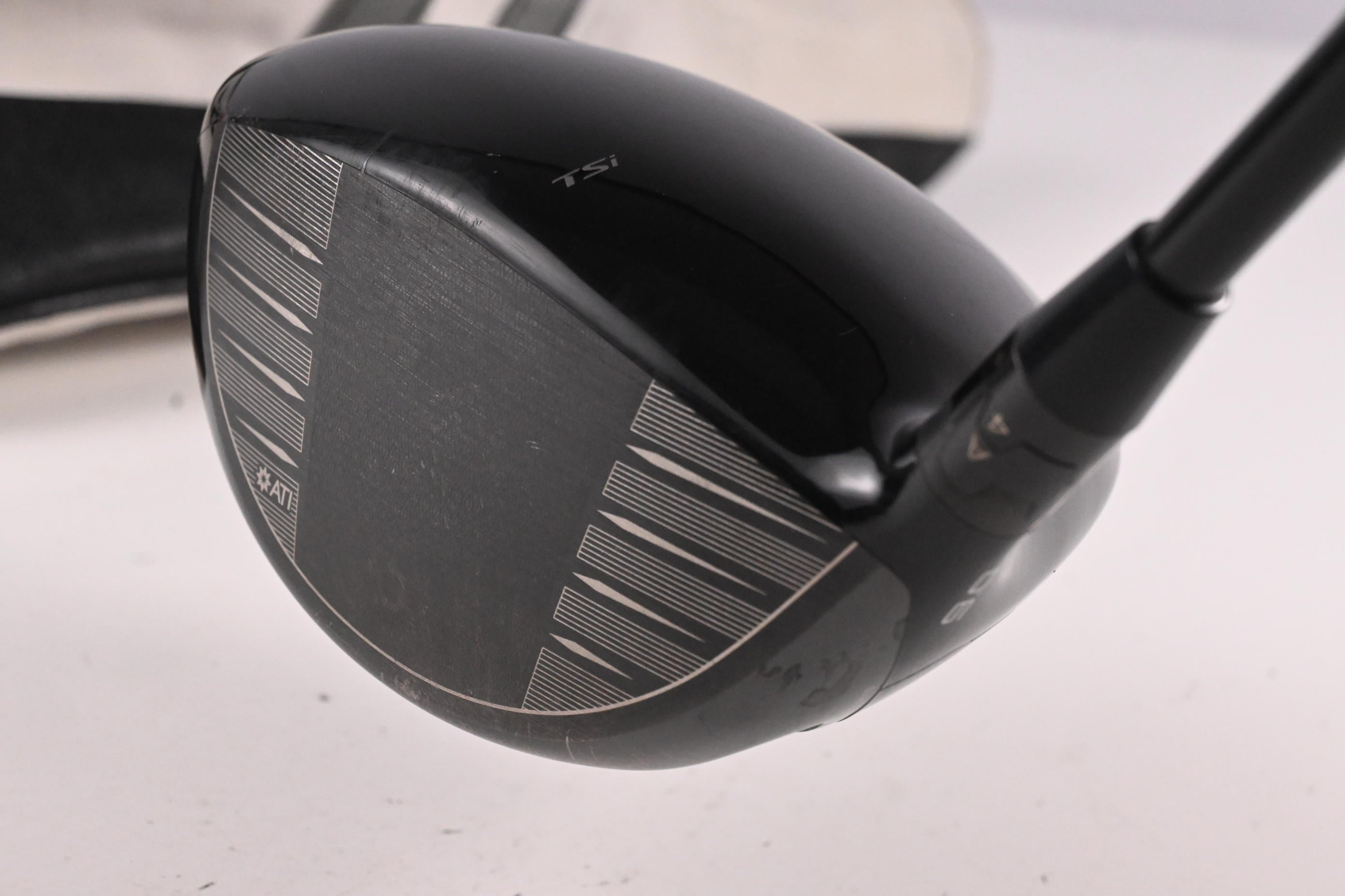 Titleist TSi3 Driver / 9 Degree / Stiff Flex Tensei AV Raw White 65 Shaft