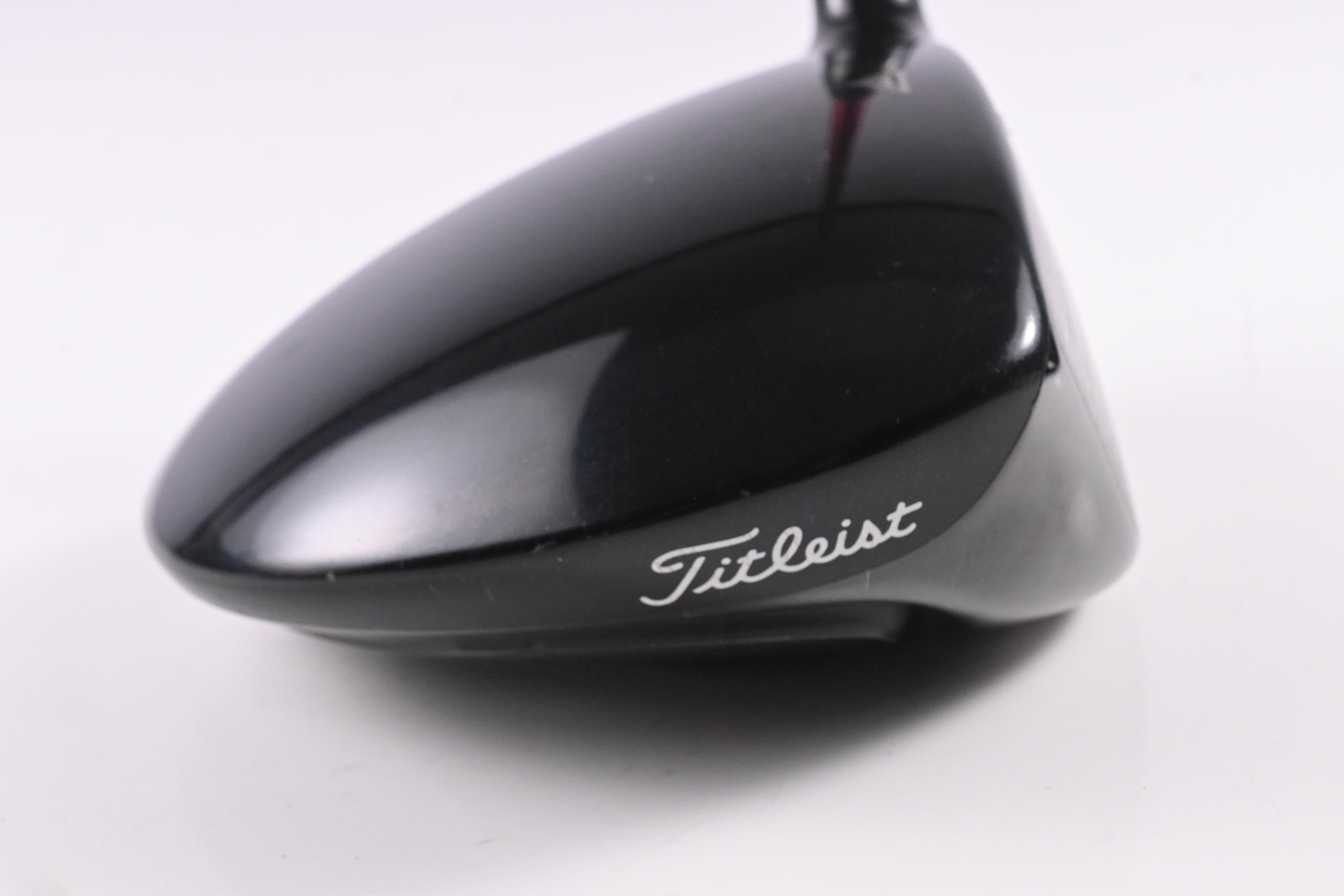 Titleist 915 D2 Driver / 10.5 Degree / Regular Flex Graphite Design G Series 50