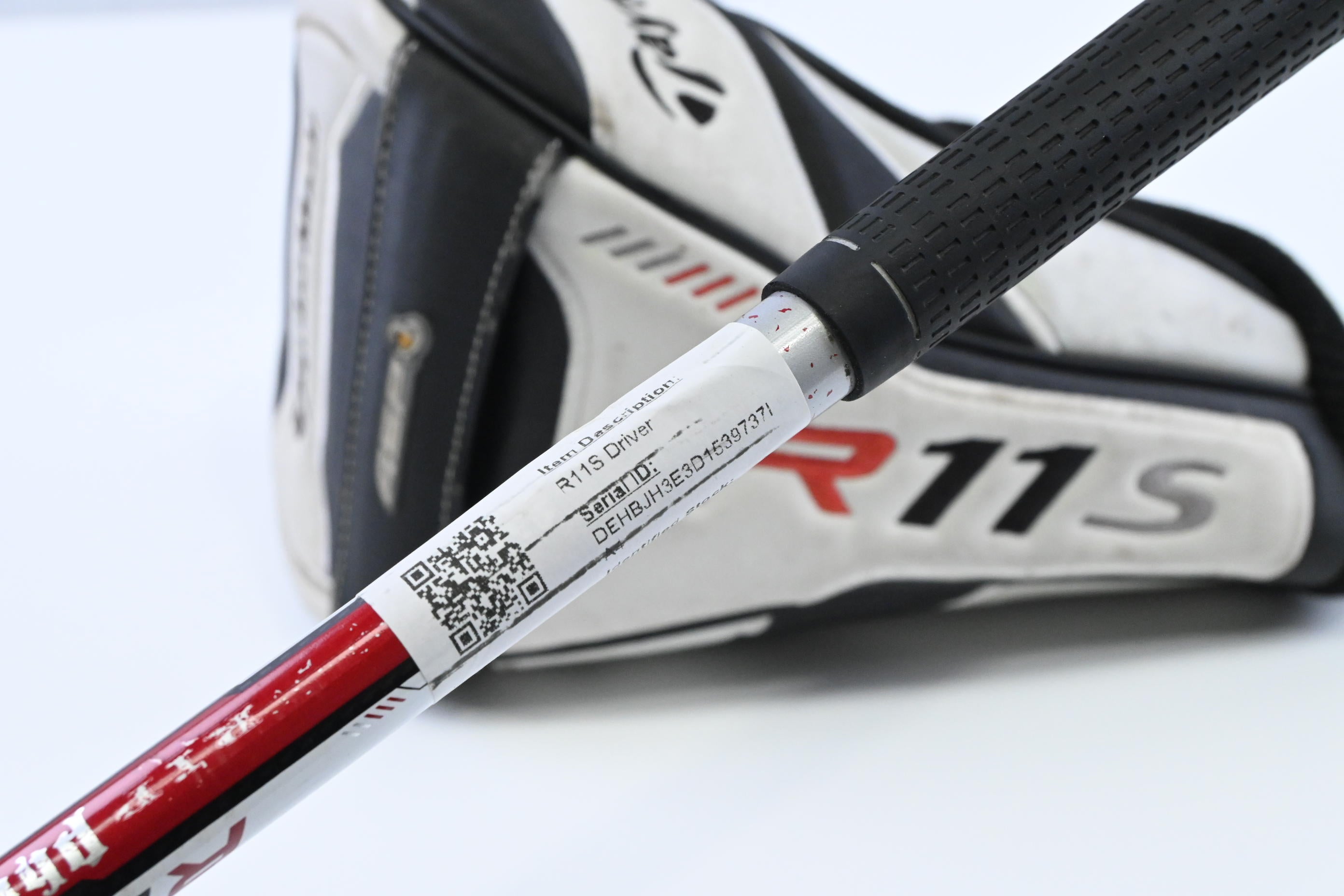 Taylormade R11S Driver / 10.5 Degree / Stiff Flex Aldila RIP Phenom 60 Shaft