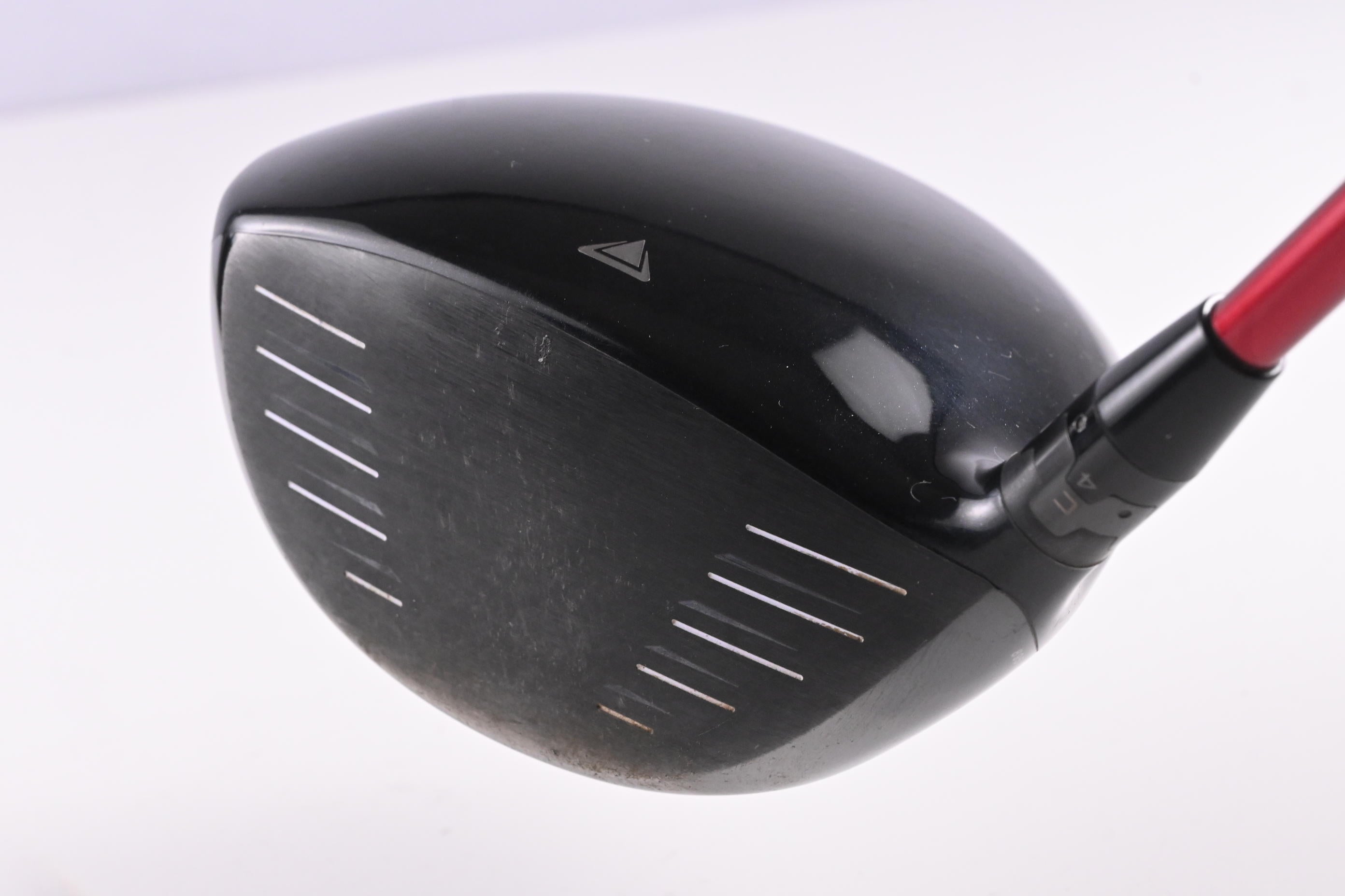 Titleist 915 D2 Driver / 10.5 Degree / Regular Flex Graphite Design G Series 50