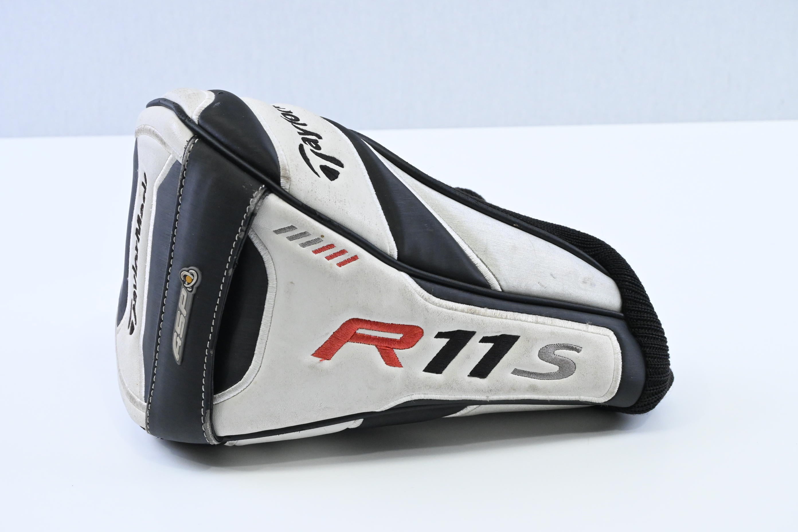 Taylormade R11S Driver / 10.5 Degree / Stiff Flex Aldila RIP Phenom 60 Shaft