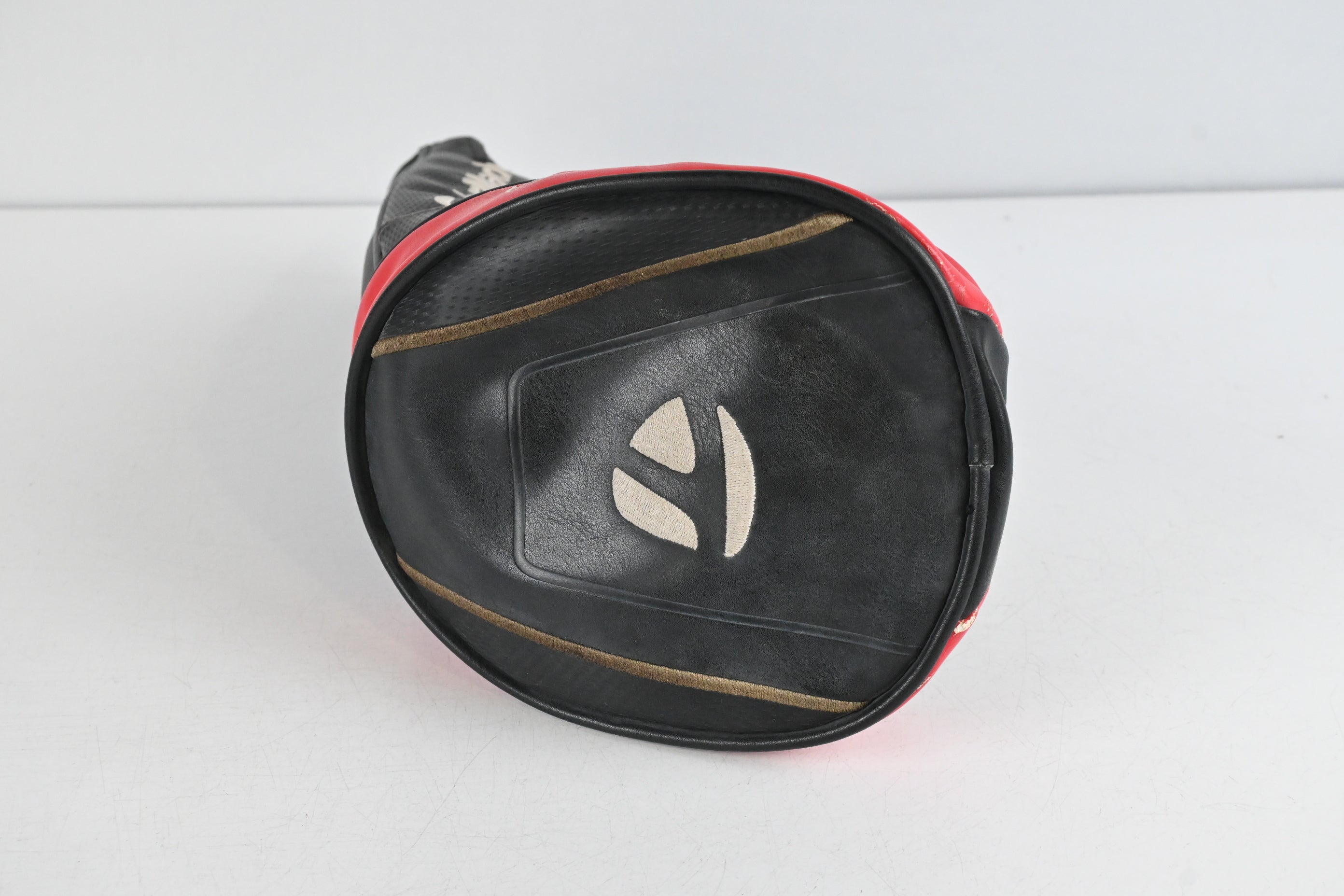 Left Hand Taylormade Stealth HD Driver / 10.5 Degree / Regular Flex Fujikura