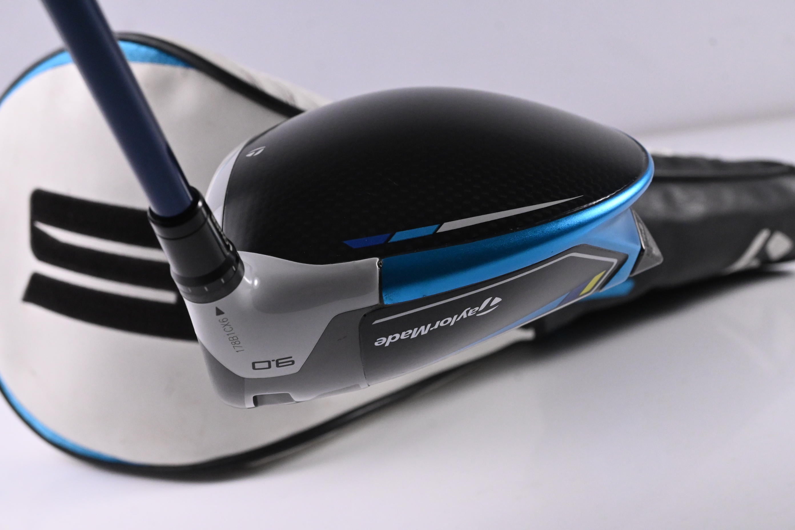 Taylormade SIM2 Max Driver / 9 Degree / Regular Flex Fujikura Ventus Blue 5