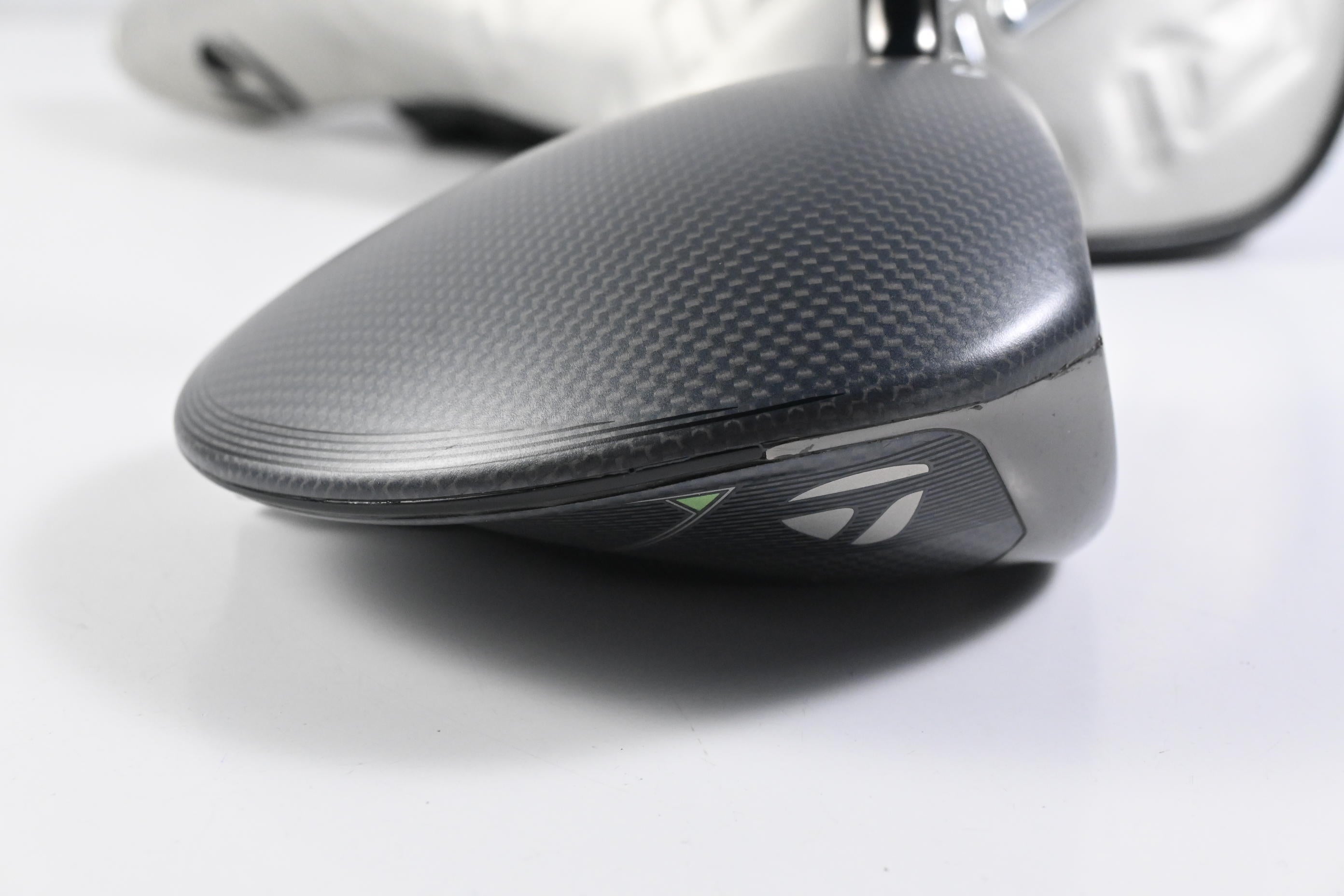 Taylormade Qi35 Driver / 9 Degree / Regular Flex Fujikura Airspeeder 50 Shaft