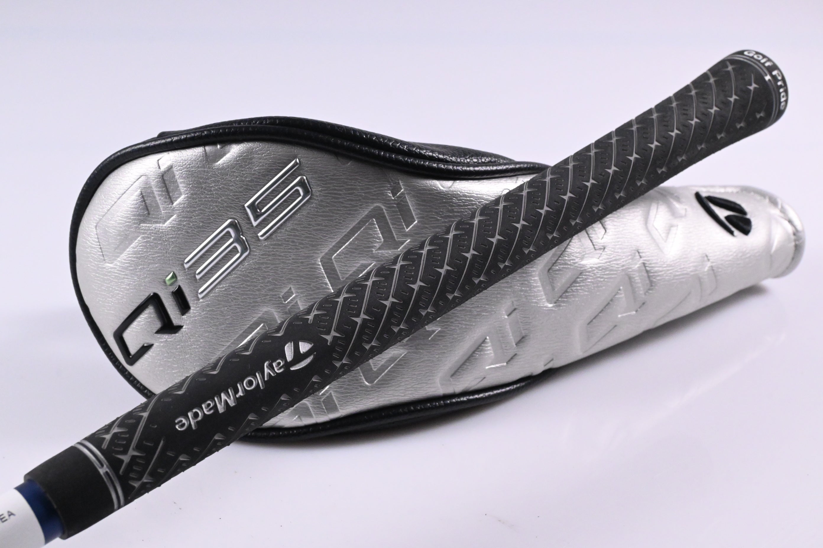 Taylormade Qi35 #4 Hybrid / 22 Degree / Regular Flex Fujikura Ventus Blue 6