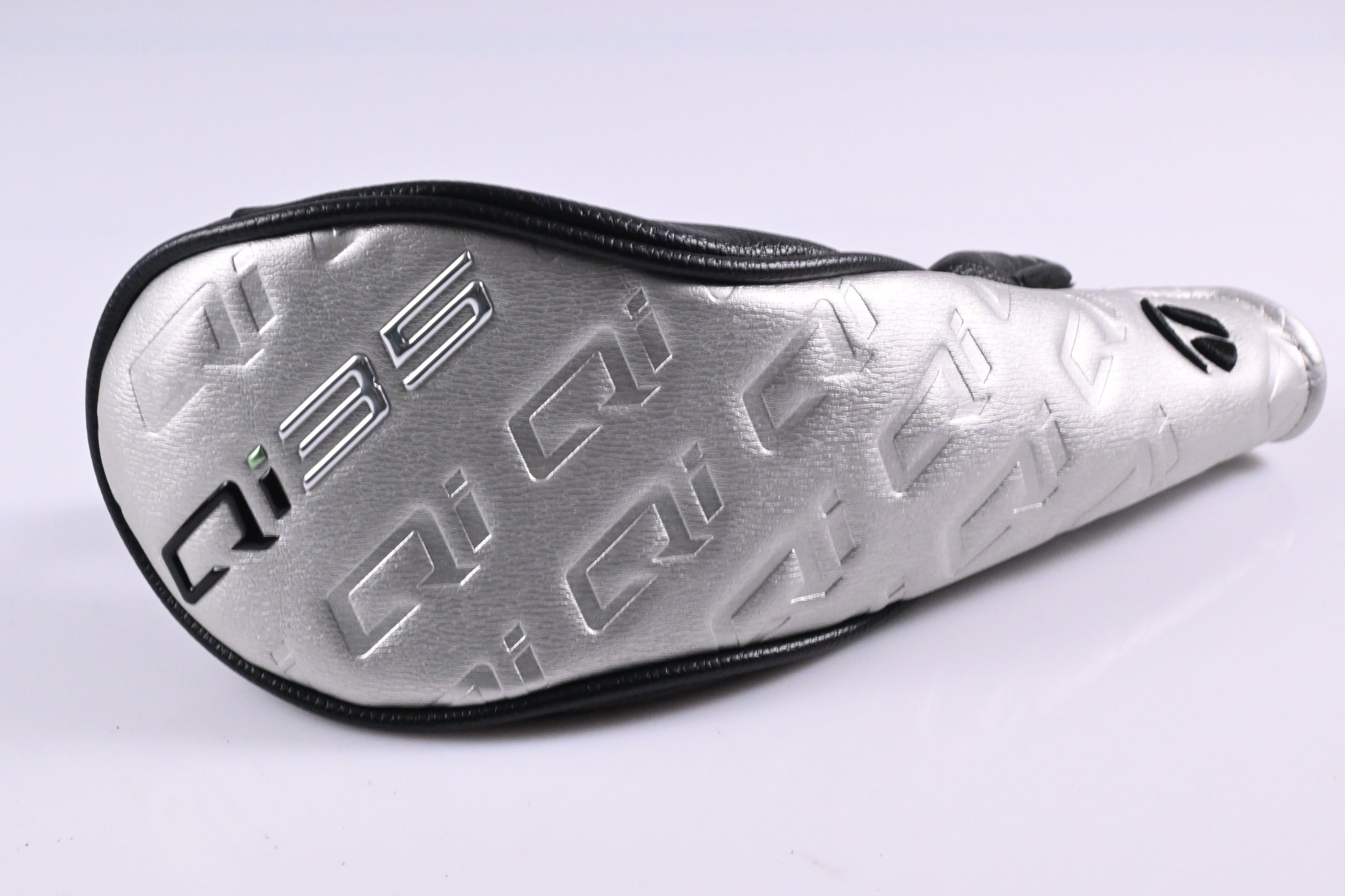 Taylormade Qi35 #4 Hybrid / 22 Degree / Regular Flex Fujikura Ventus Blue 6