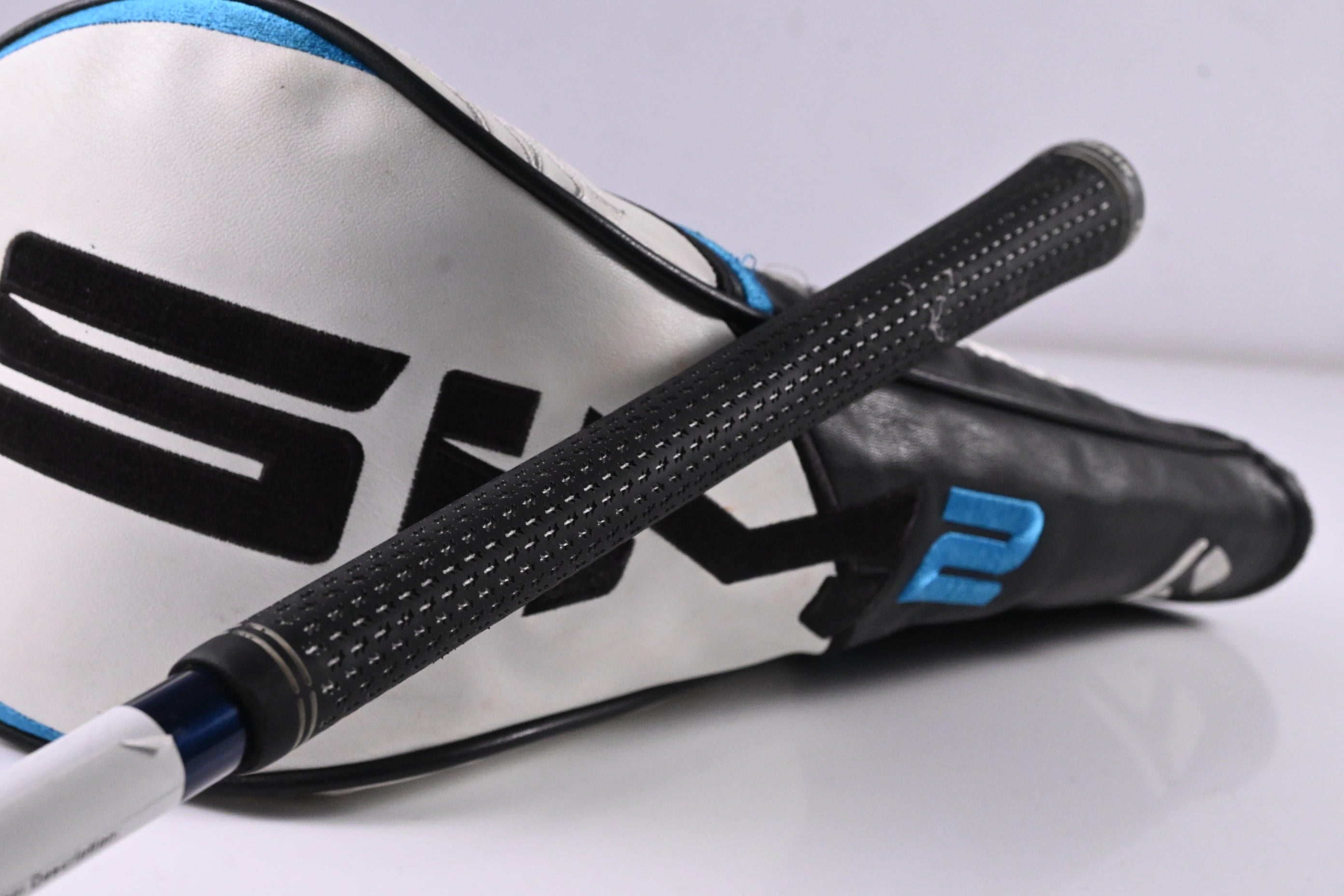 Taylormade SIM2 Max Driver / 9 Degree / Regular Flex Fujikura Ventus Blue 5