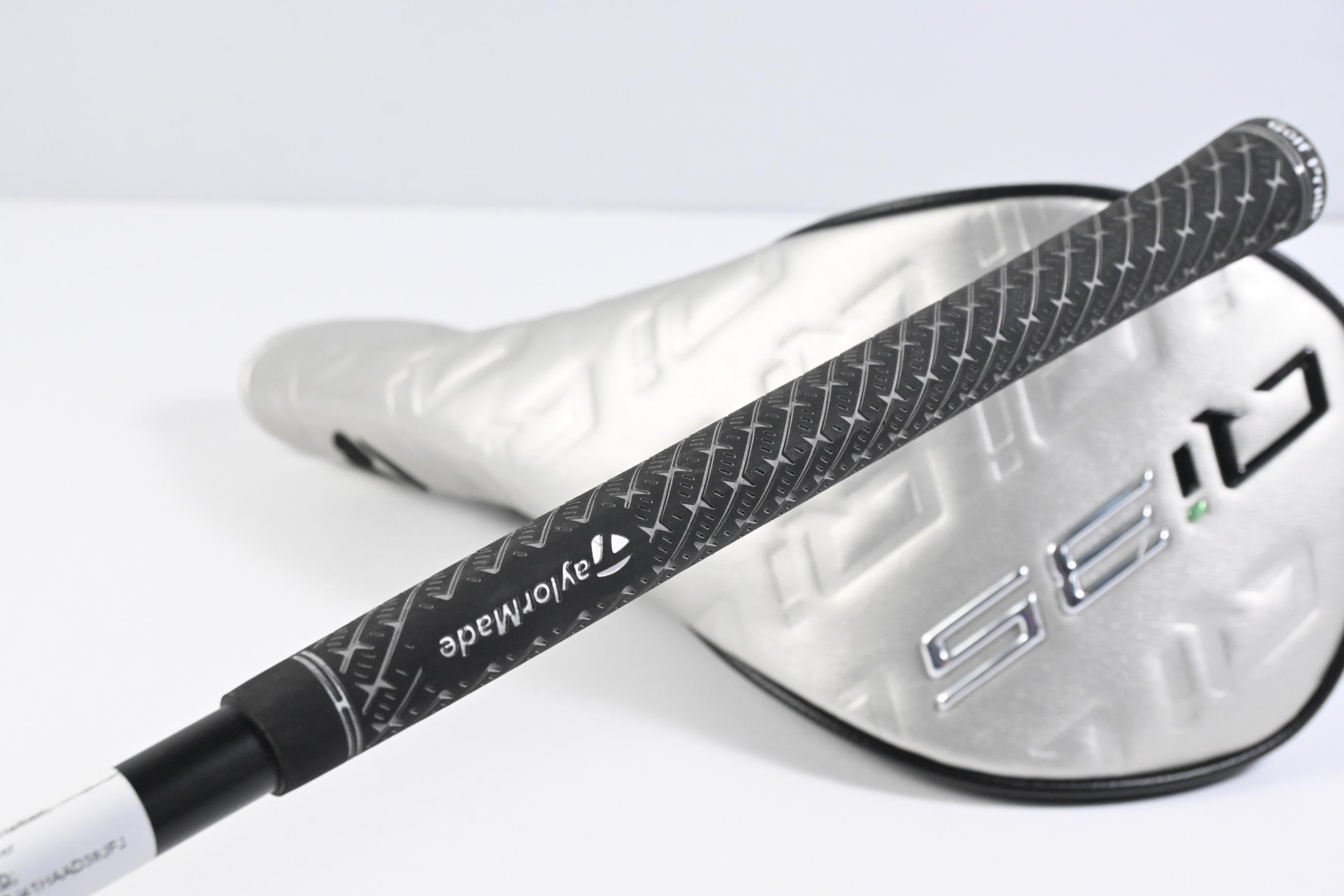 Taylormade Qi35 Driver / 9 Degree / Regular Flex Fujikura Airspeeder 50 Shaft