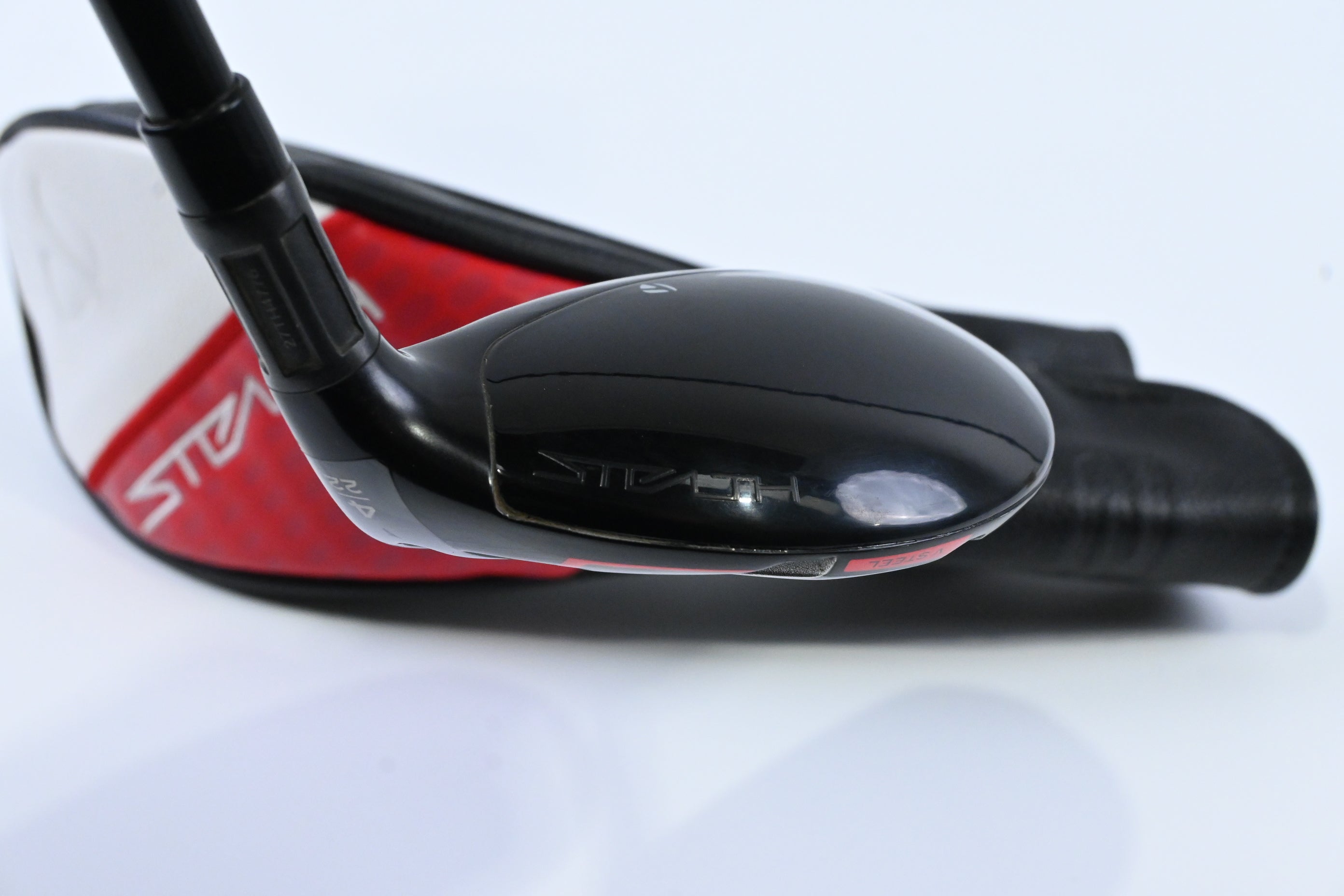 Taylormade Stealth 2 #4 Hybrid / 22 Degree / Regular Flex Fujikura Ventus TR Red