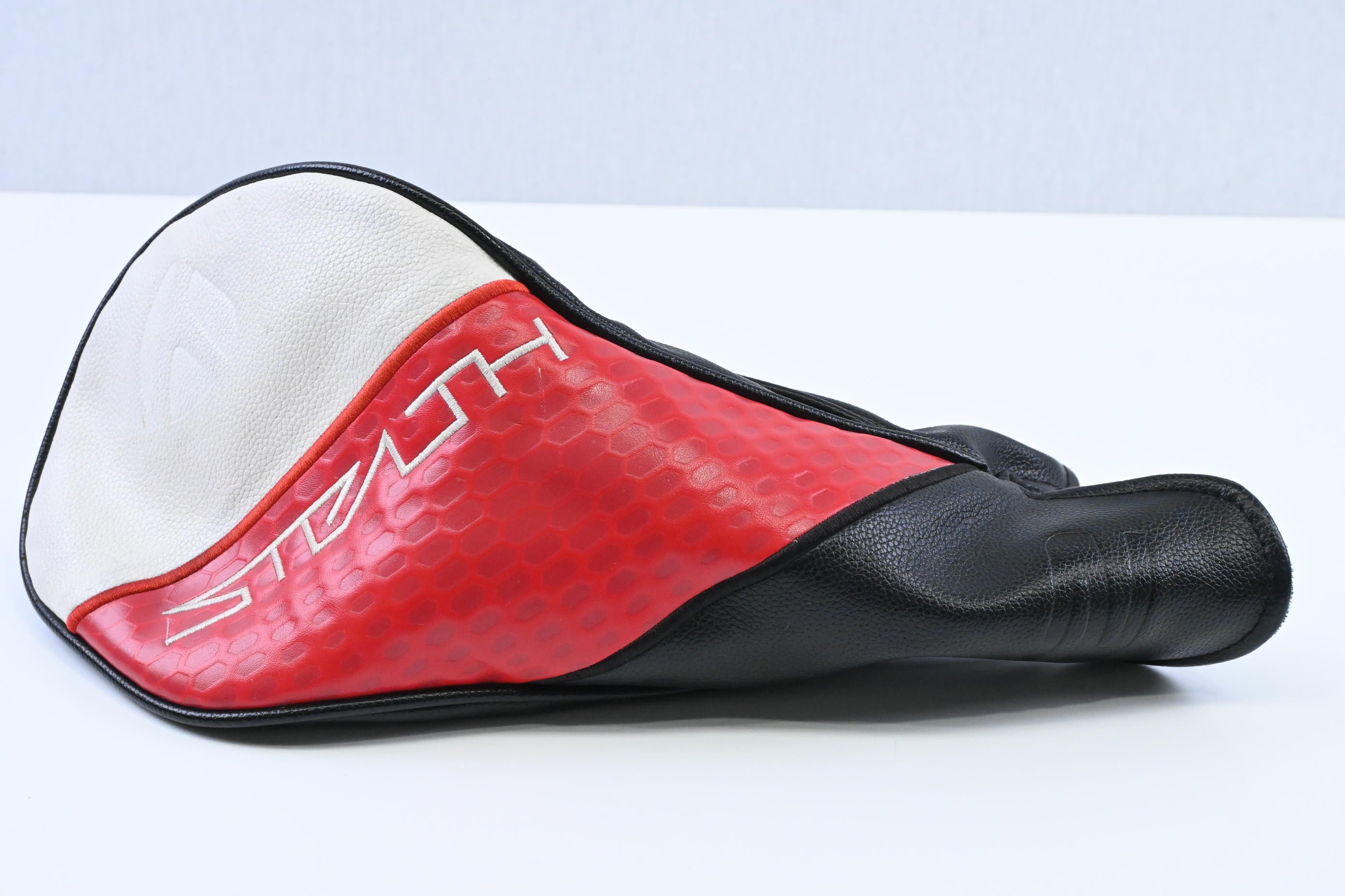Taylormade Stealth 2 Driver / 10.5 Degree / X-Flex Kai'li Dark Waves White 60