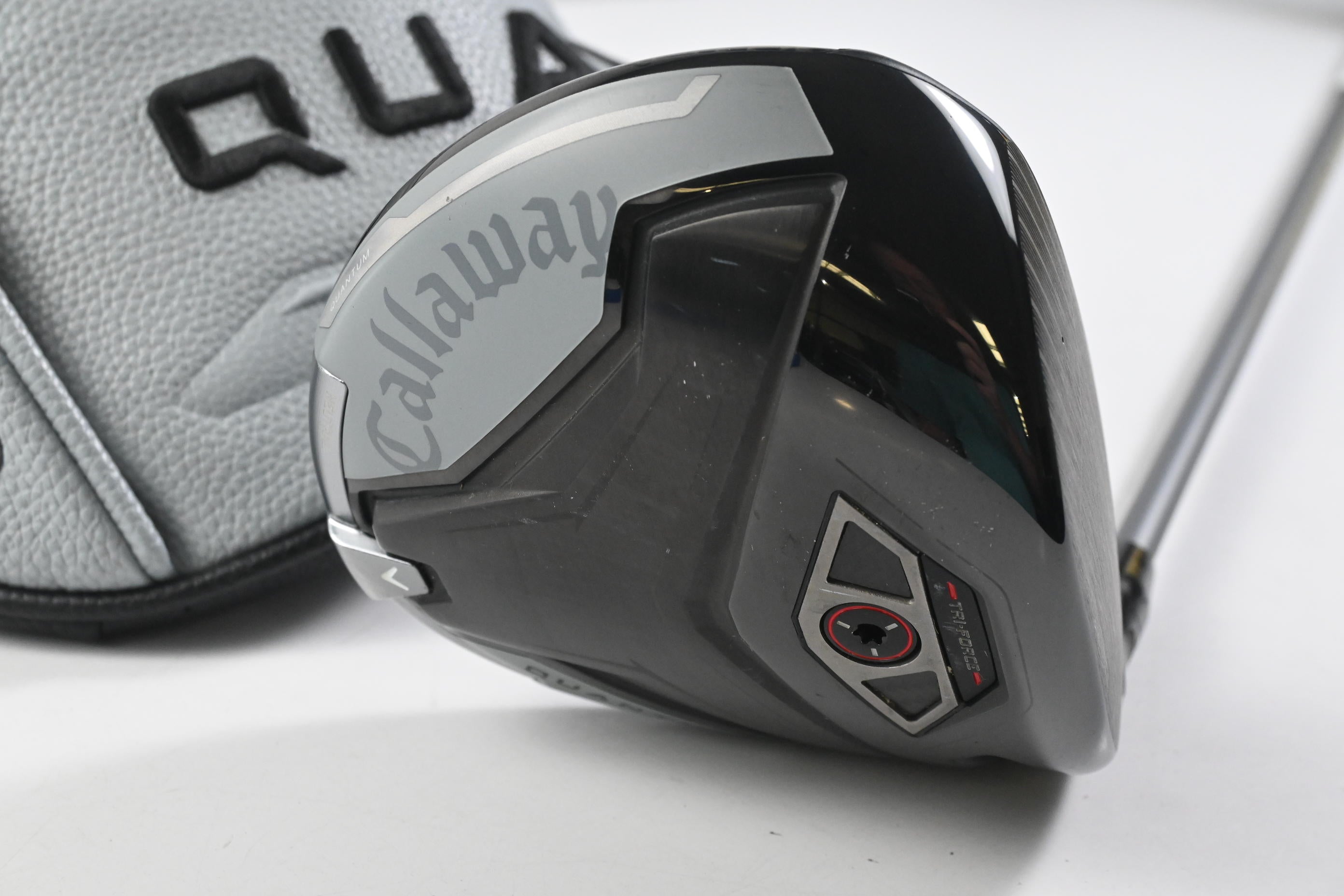 Callaway Quantum Max Driver / 10.5 Degree / Regular Flex Denali Frost Silver 50