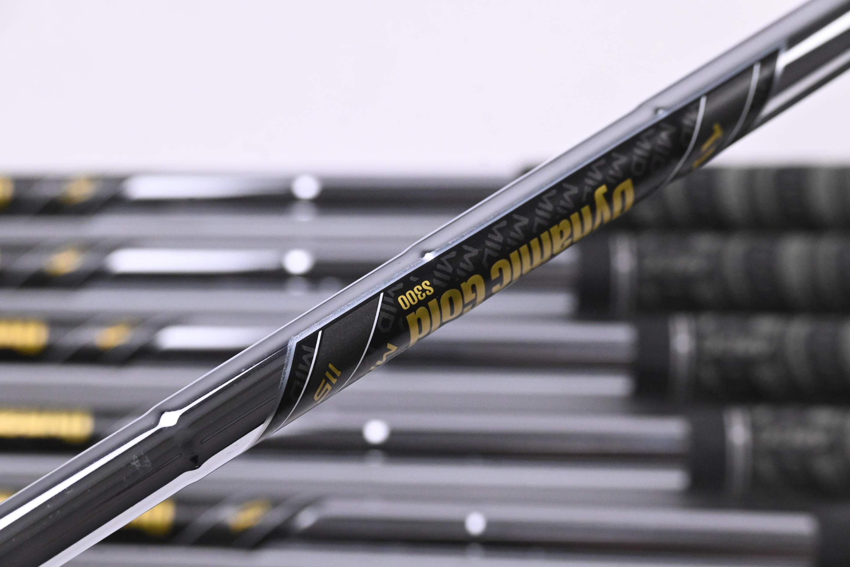 Mizuno Pro 243 Irons / 4-PW / Stiff Flex Dynamic Gold MID 115 Shafts