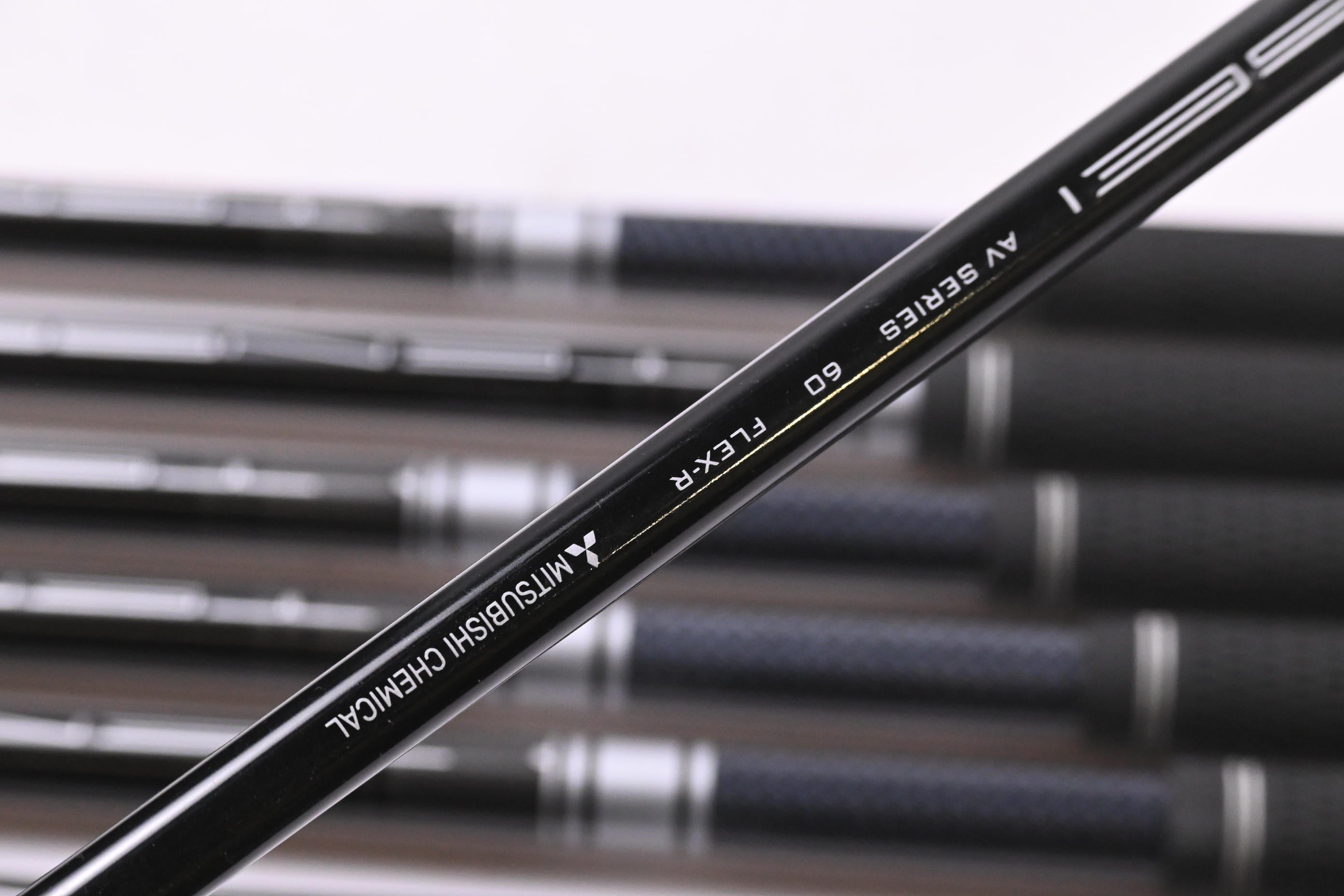 Wilson Dynapower 2023 Irons / 6-PW+GW+SW / Regular Flex Tensei AV White 60 Shaft