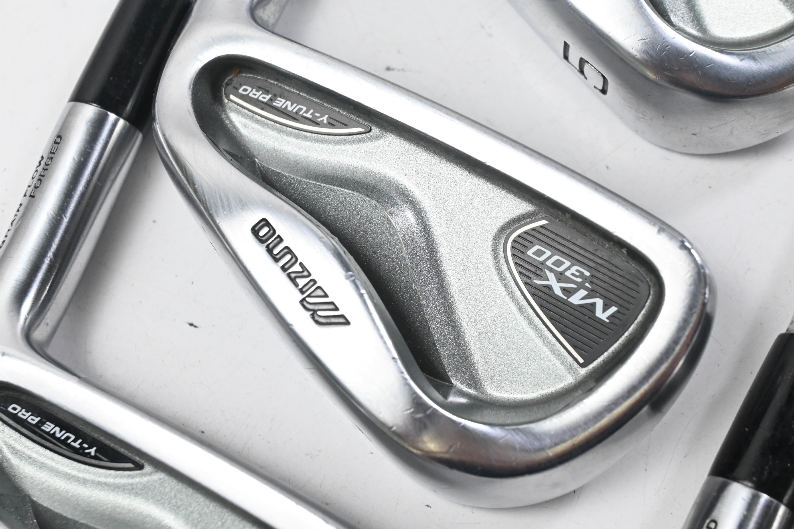 Mizuno MX-300 Irons / 3-PW / Regular Flex Dynalite Gold XP R300 Shafts