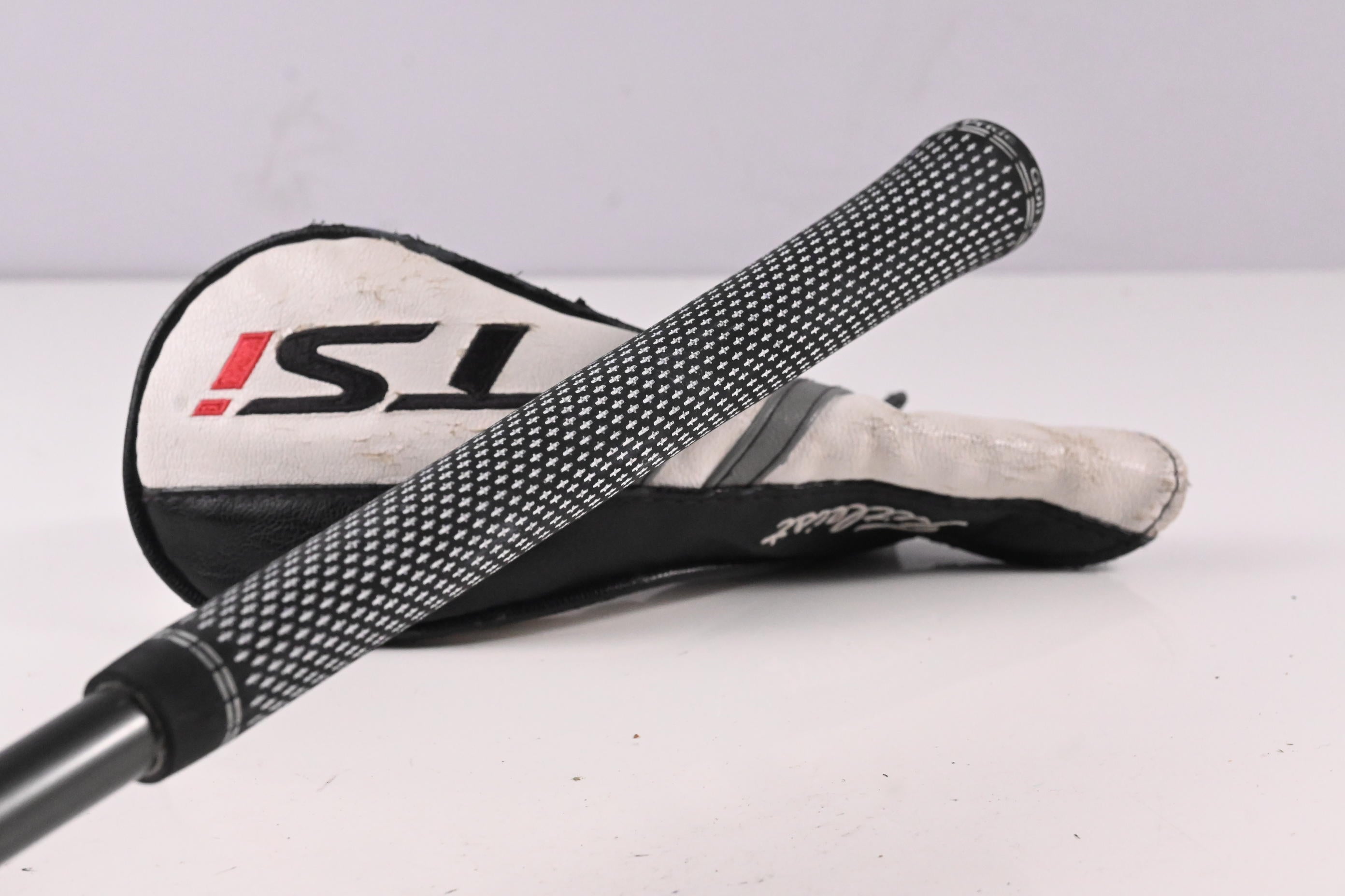 Titleist TSi1 #6 Hybrid / 26 Degree / Regular Flex Aldila Ascent 50 Shaft