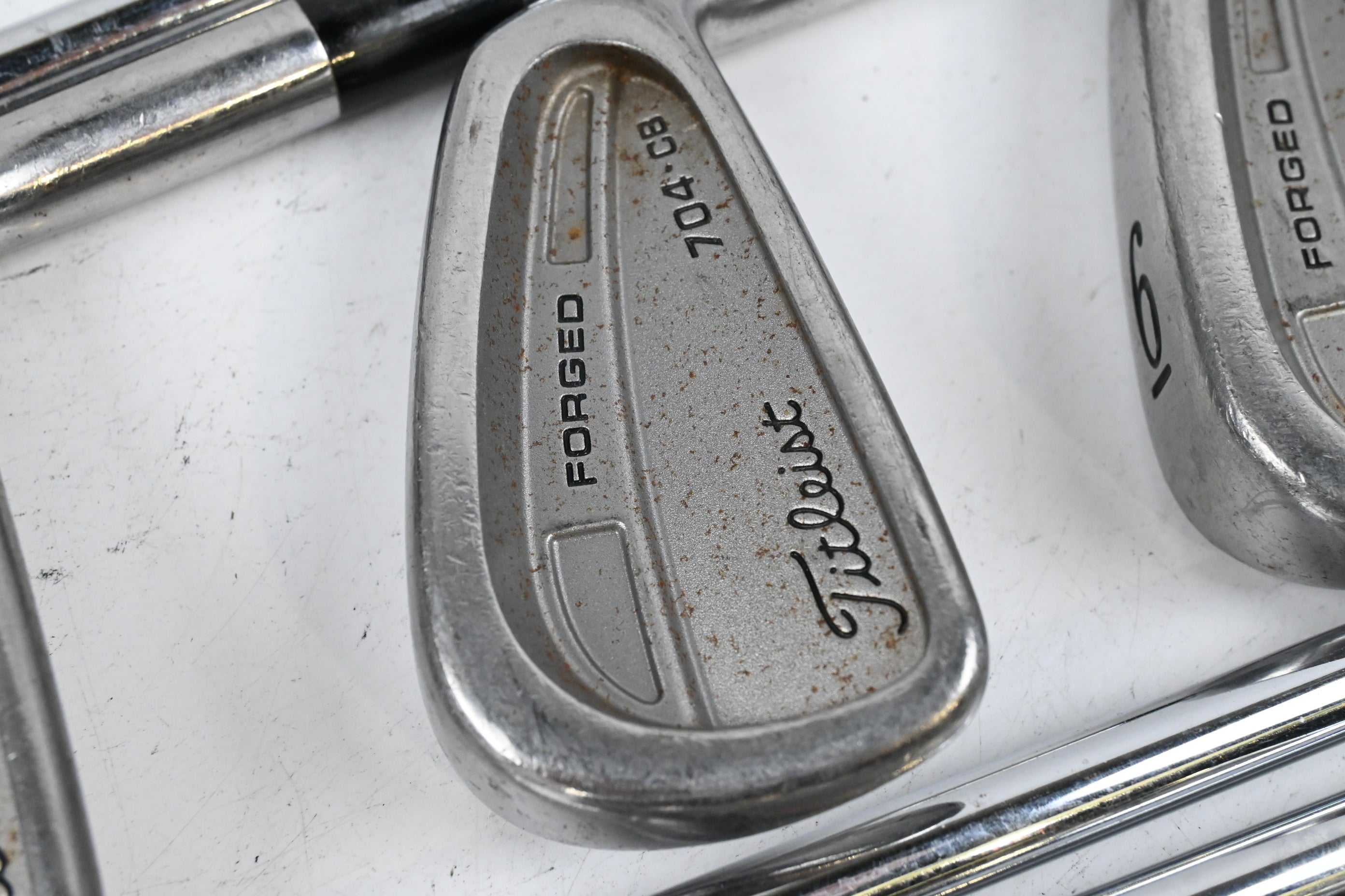 Titleist 704.CB Irons / 3-PW / Regular Flex Dynamic Gold R300 Shafts