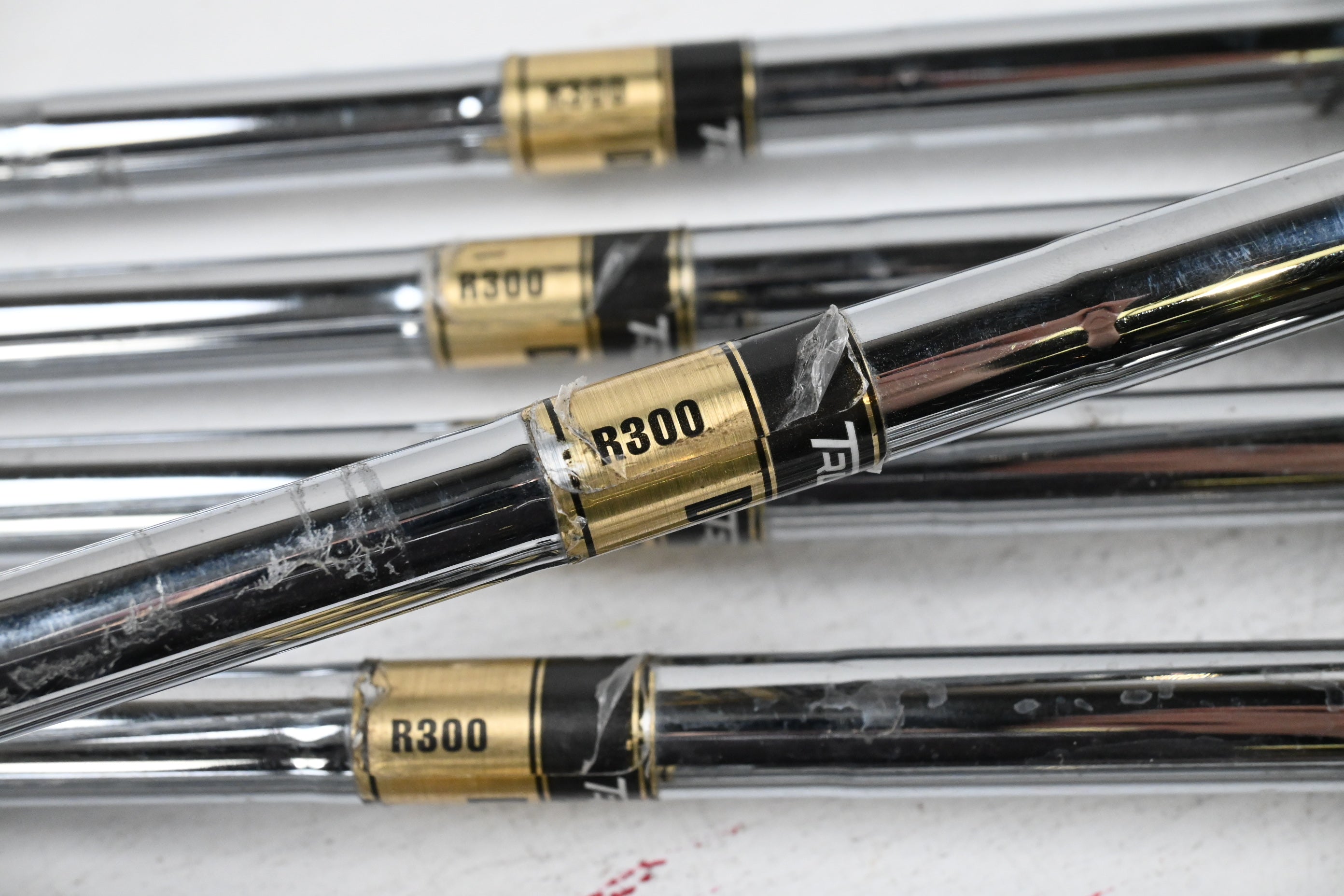 Titleist 704.CB Irons / 3-PW / Regular Flex Dynamic Gold R300 Shafts