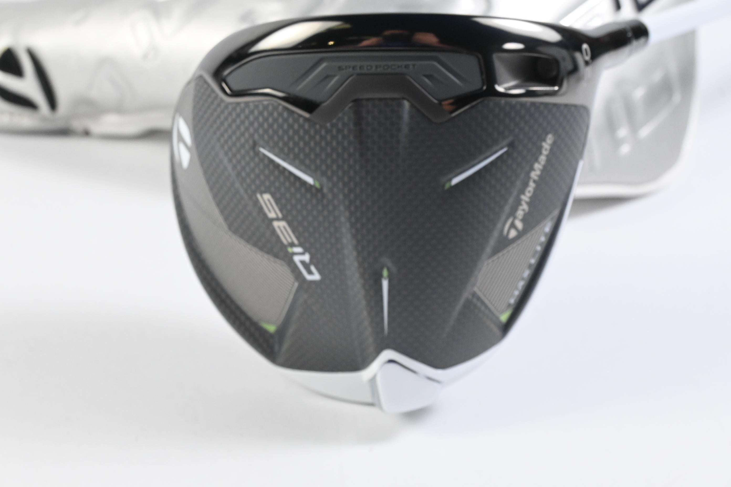 Ladies Taylormade Qi35 Max Lite Driver / 12 Degree / Ladies Flex Fujikura