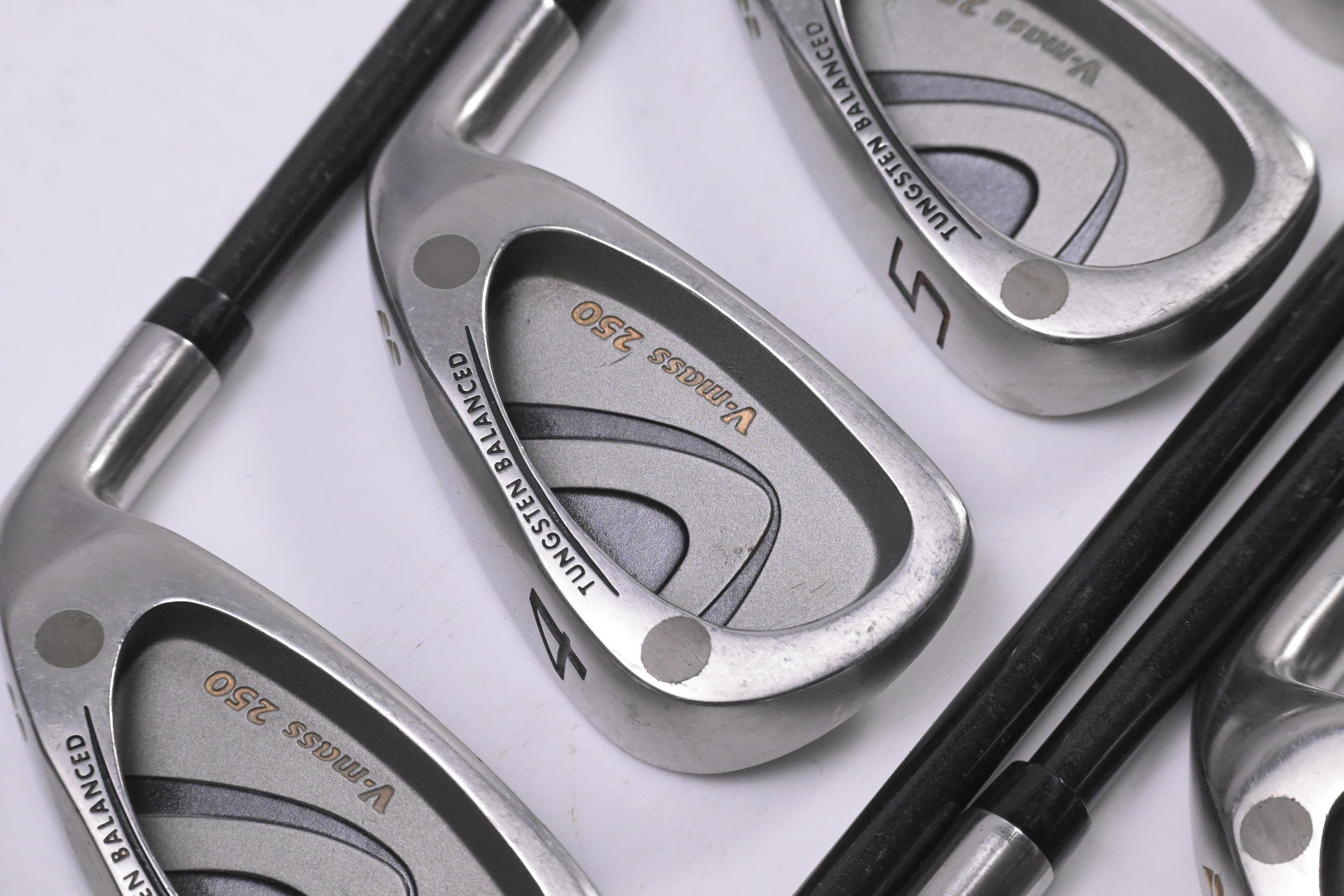 Yonex V-Mass 250 Irons / 3-PW+SW / Regular Flex Yonex HGS 3000 Shafts