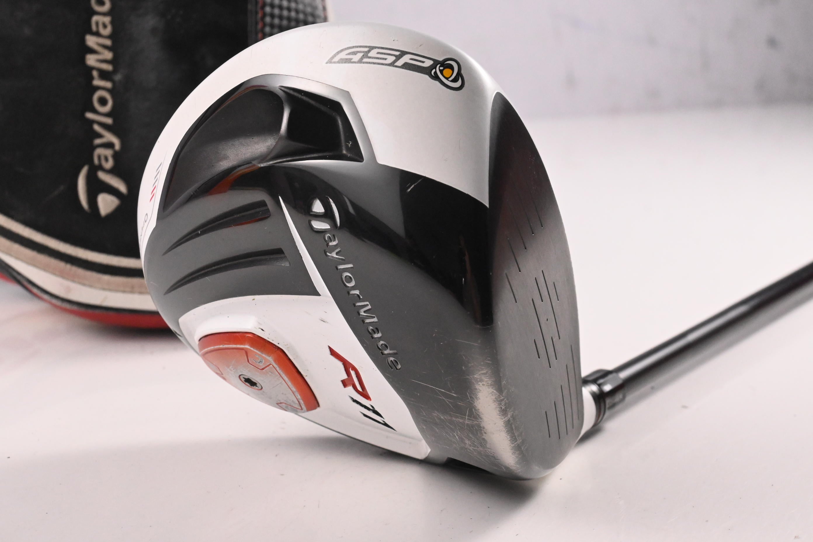 Taylormade R11 Driver / 10.5 Degree / Regular Flex Fujikura Blur 60 Shaft