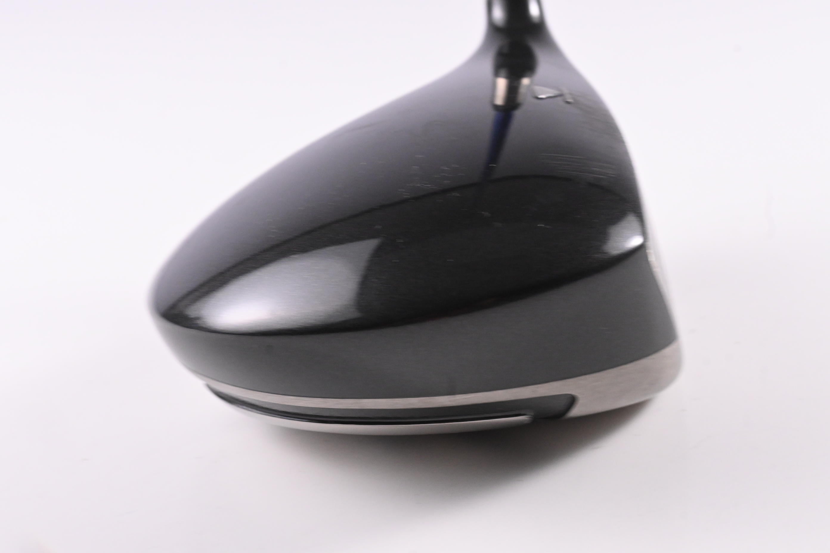 Titleist 905 R Driver / 10.5 Degree / Regular Flex Graphite Design YS-6+ Shaft