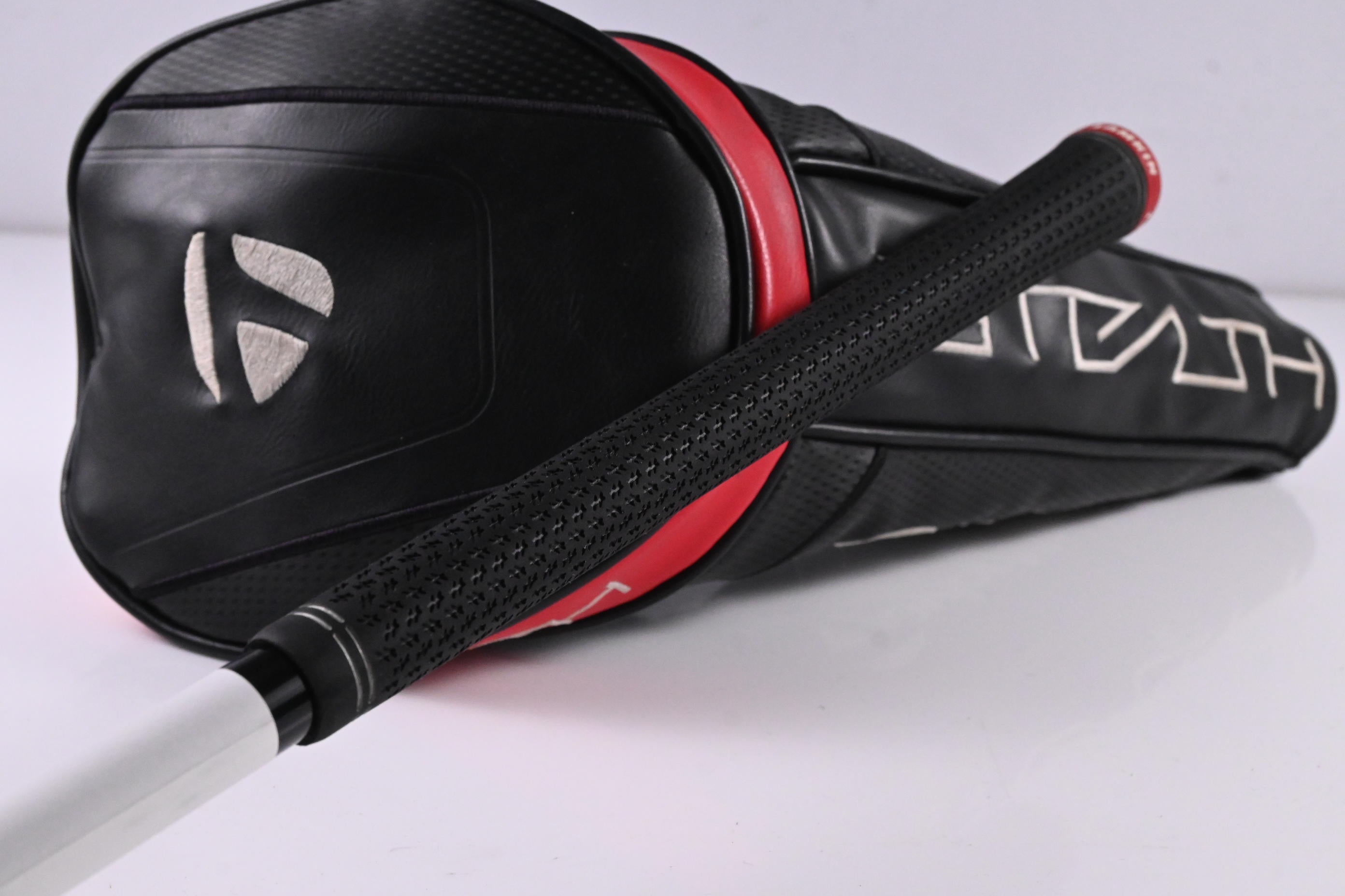 Taylormade Stealth Driver / 10.5 Degree / Regular Flex Fujikura Ventus Red 5