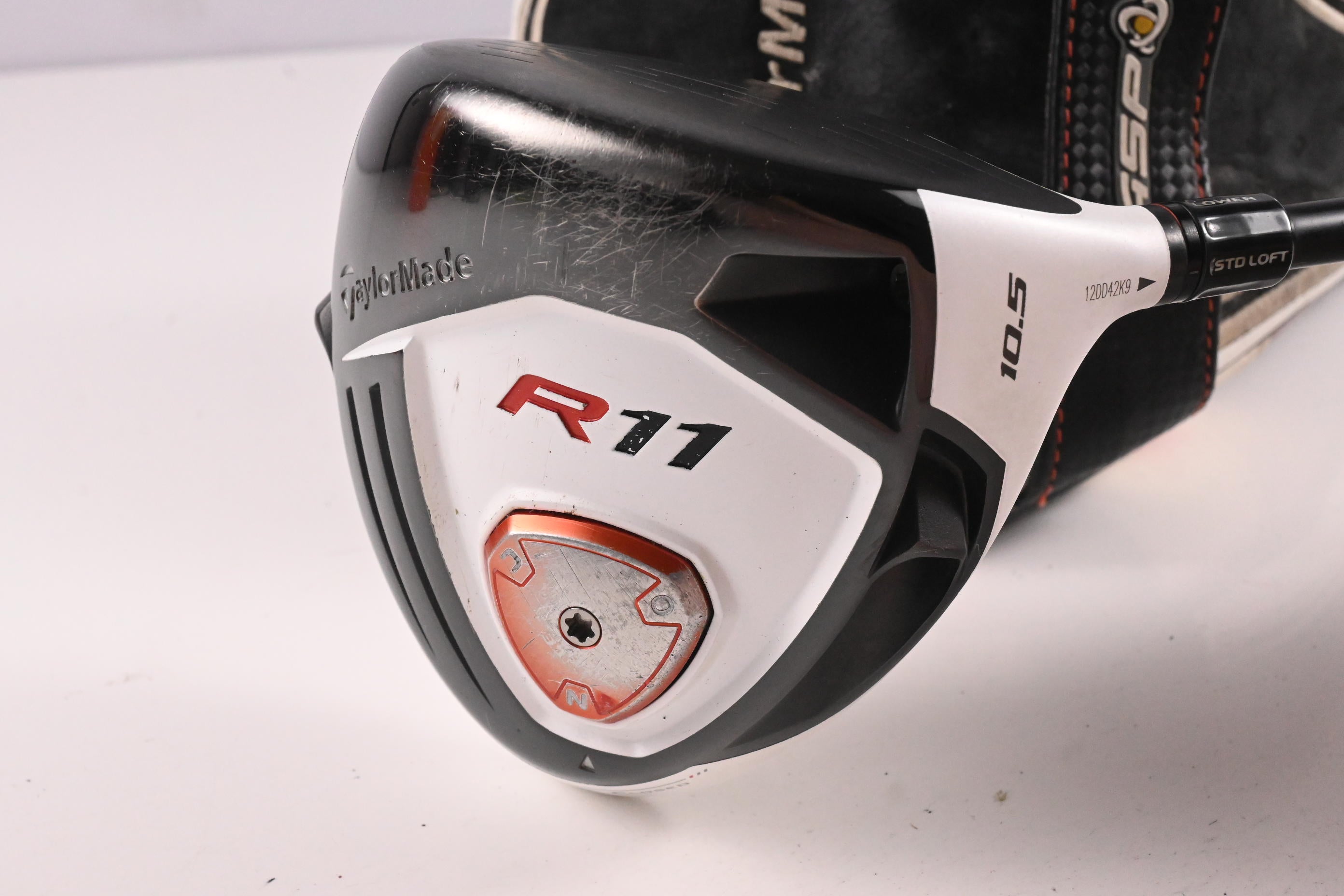 Taylormade R11 Driver / 10.5 Degree / Regular Flex Fujikura Blur 60 Shaft