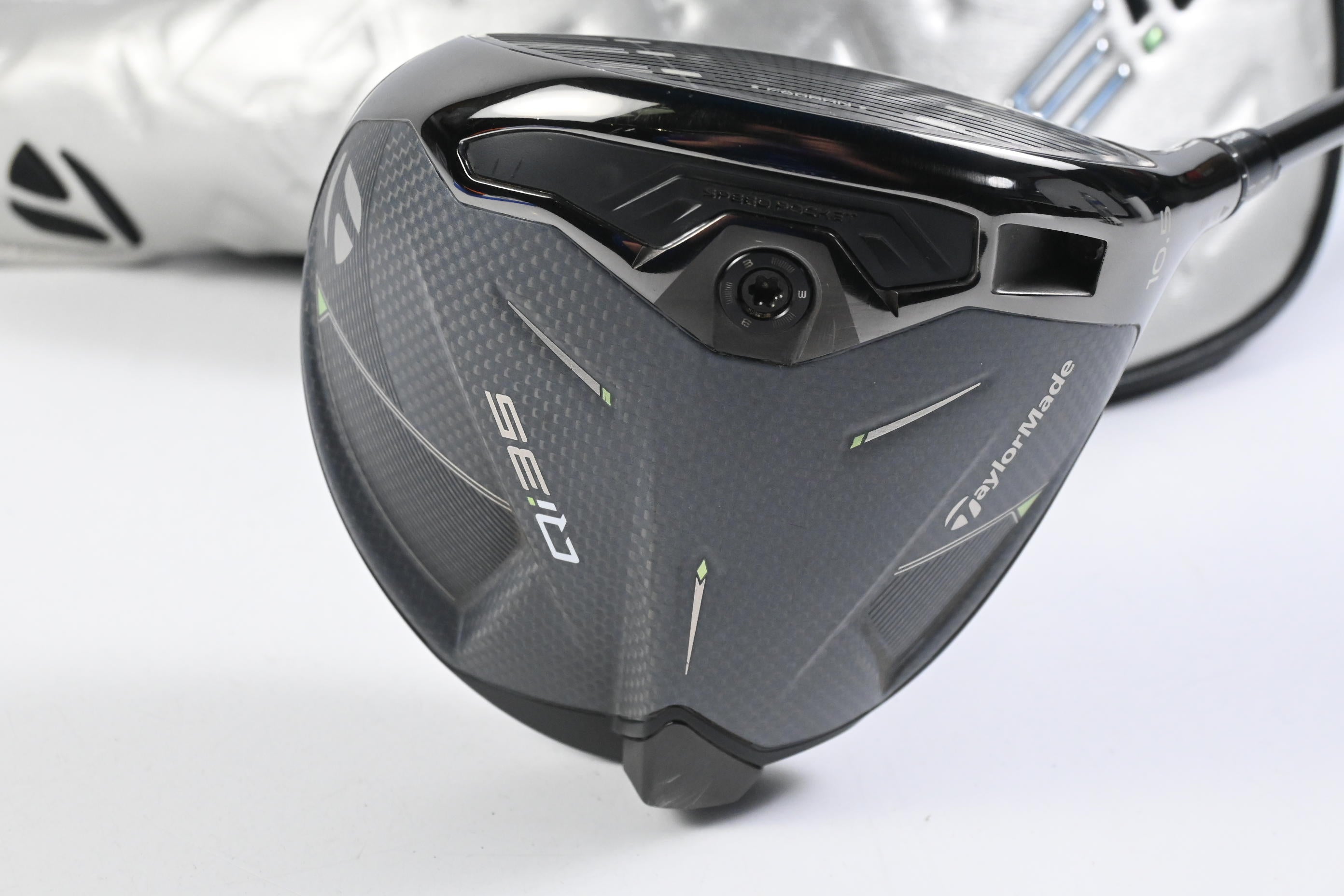 Taylormade Qi35 Driver / 10.5 Degree / Regular Flex Fujikura Ventus TR Blue 5